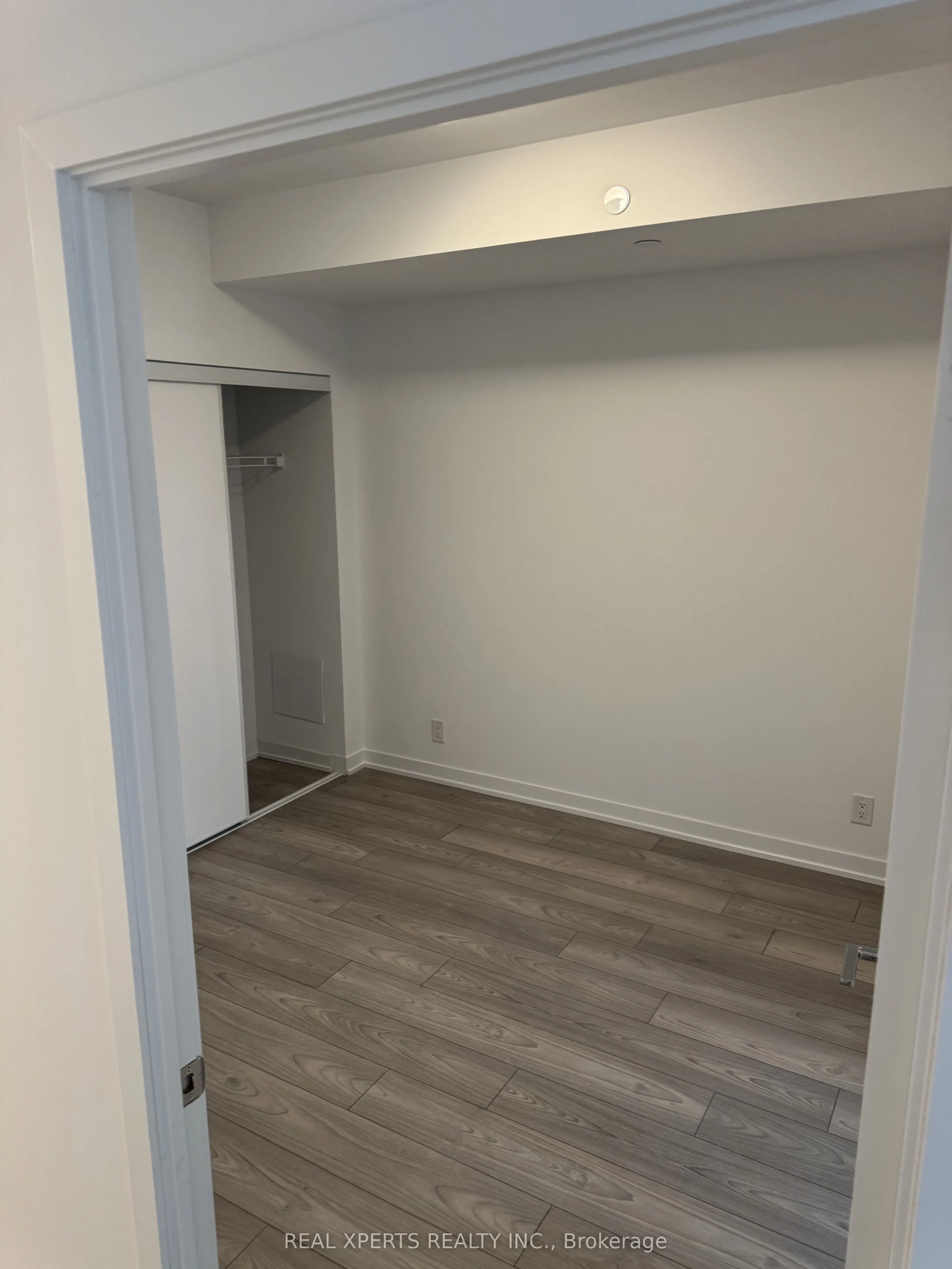 285 Dufferin St Street, #313