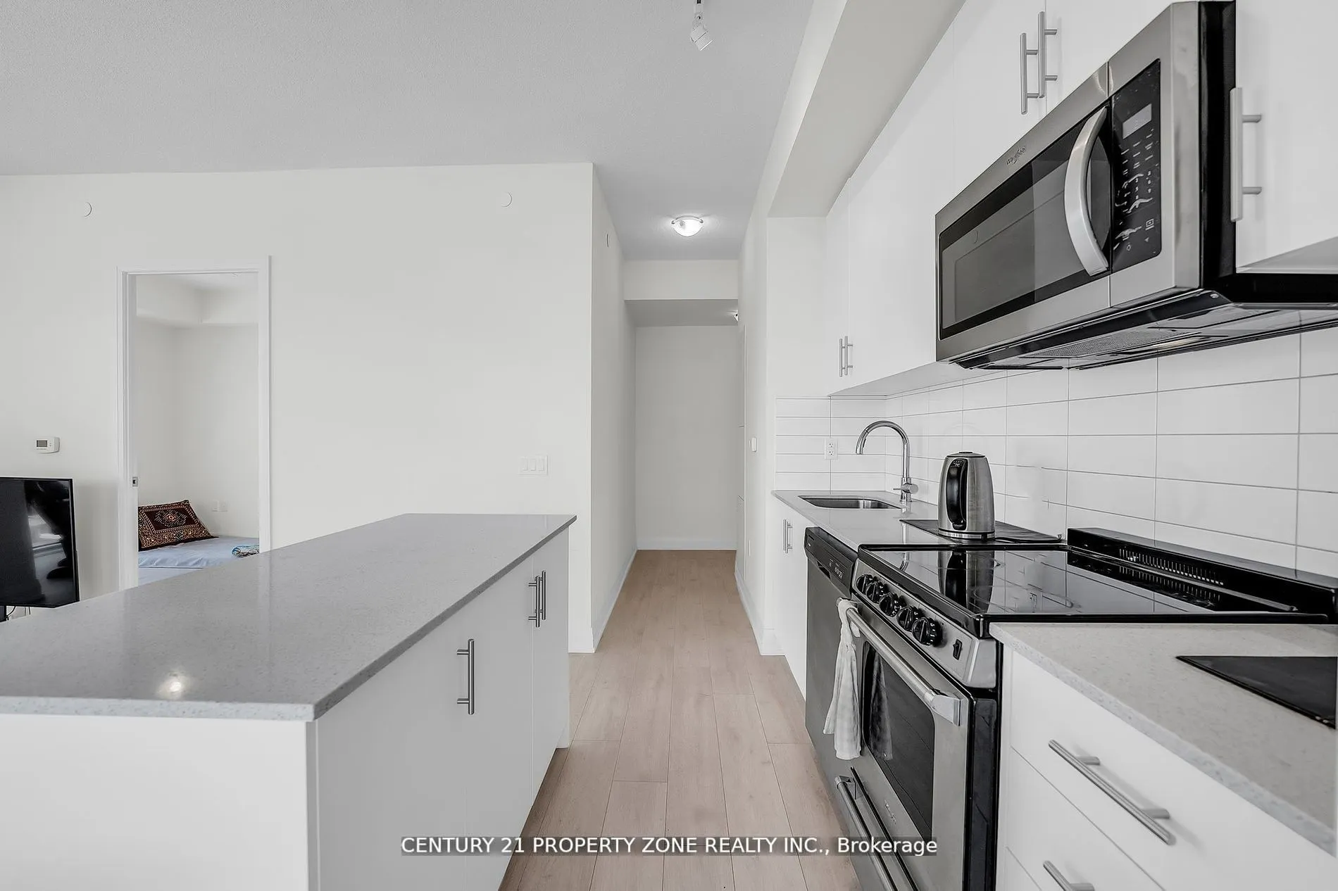 509 Dundas Street, #417