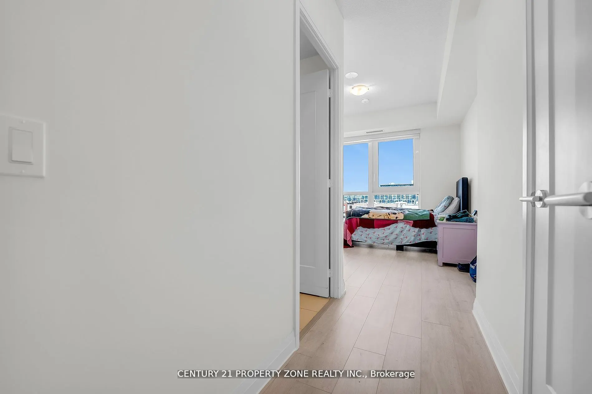 509 Dundas Street, #417