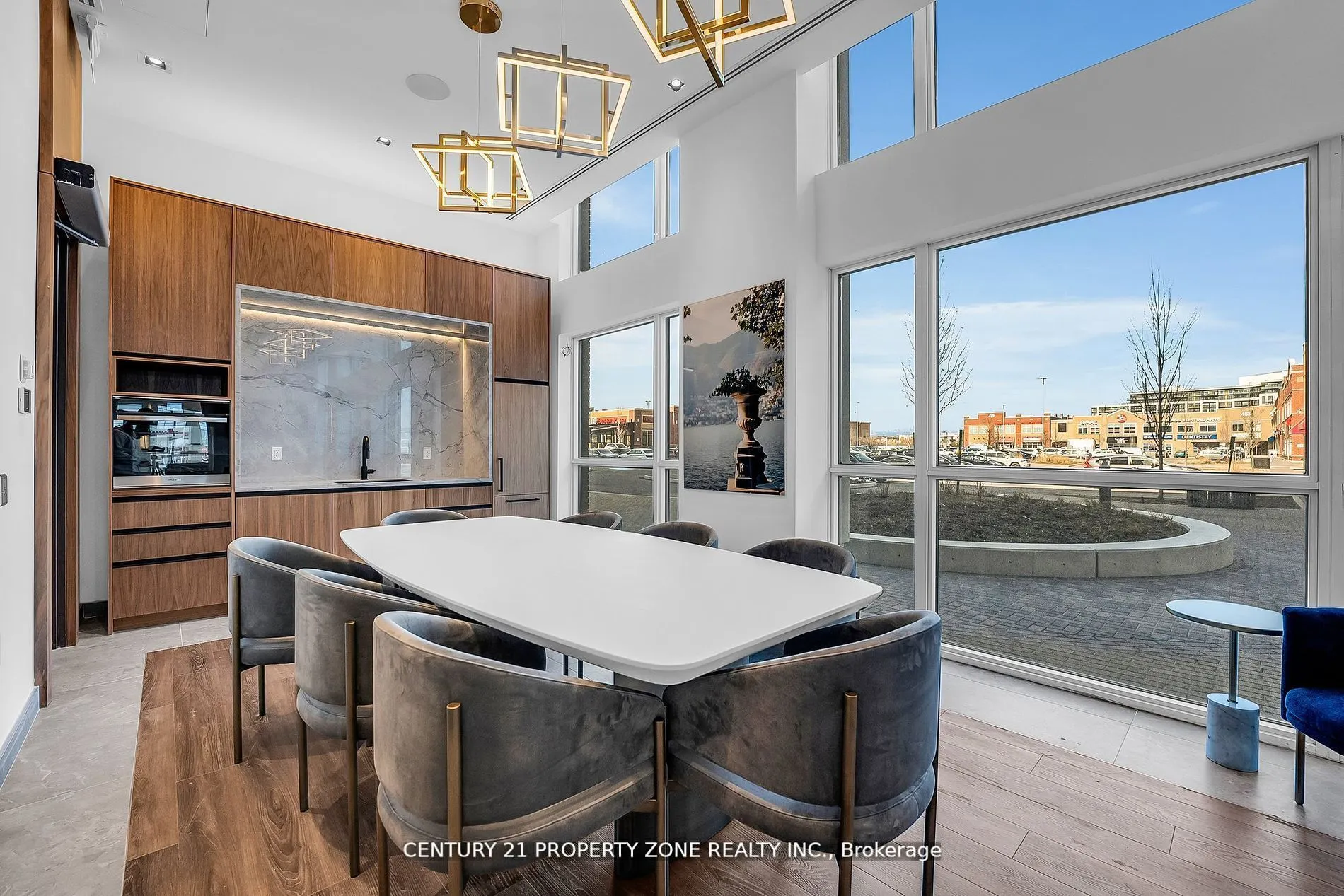509 Dundas Street, #417