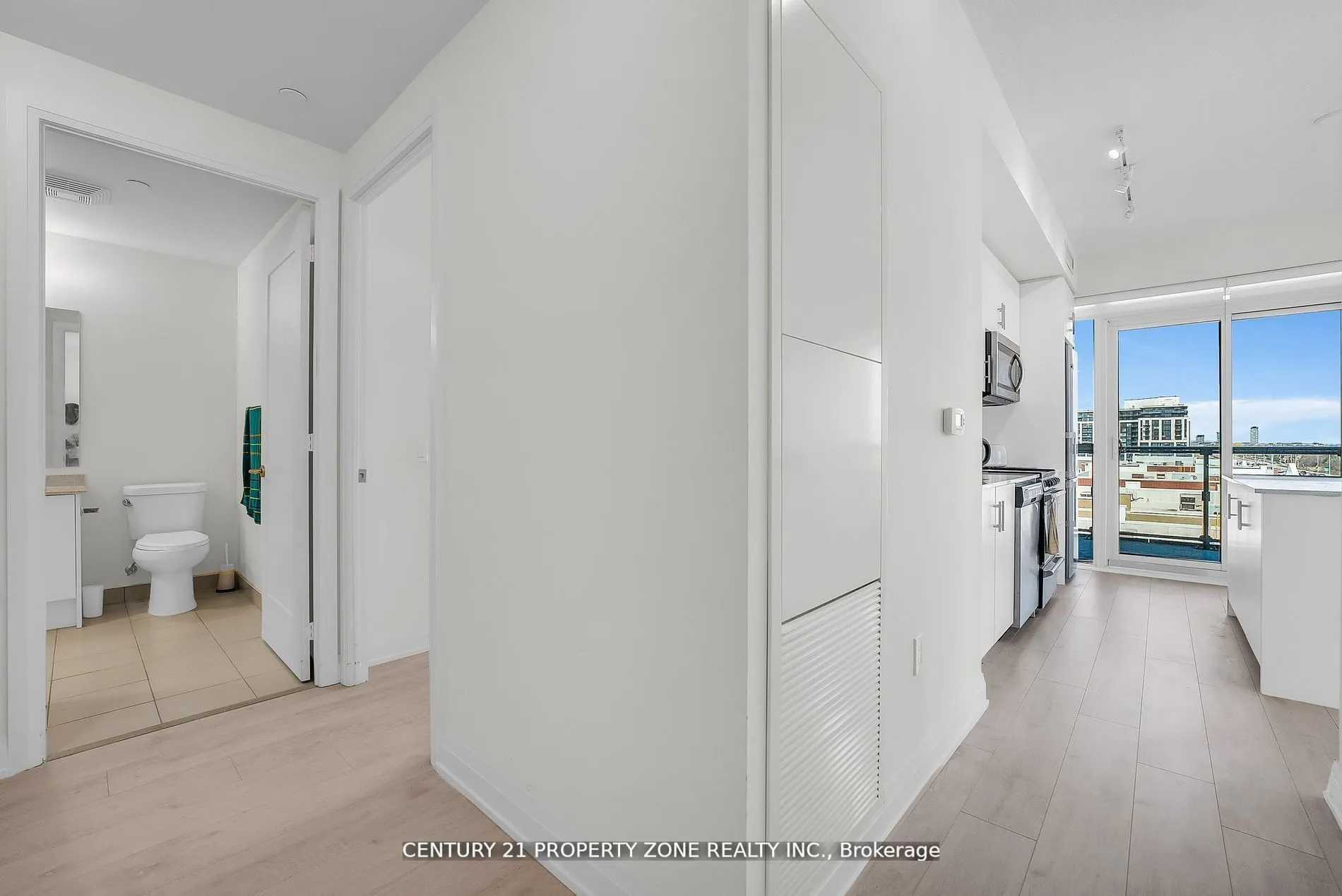 509 Dundas Street, #417