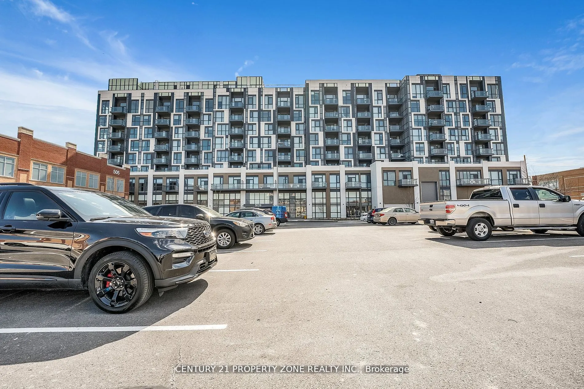 509 Dundas Street, #417