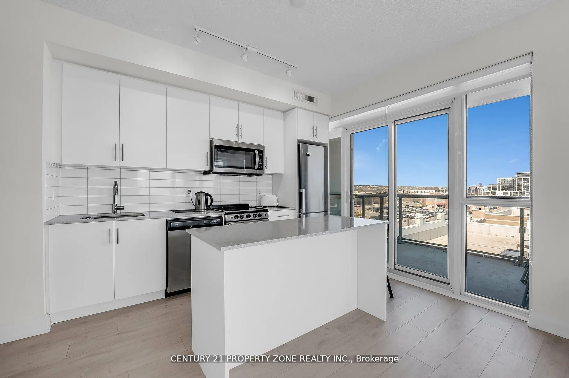 509 Dundas Street, #417