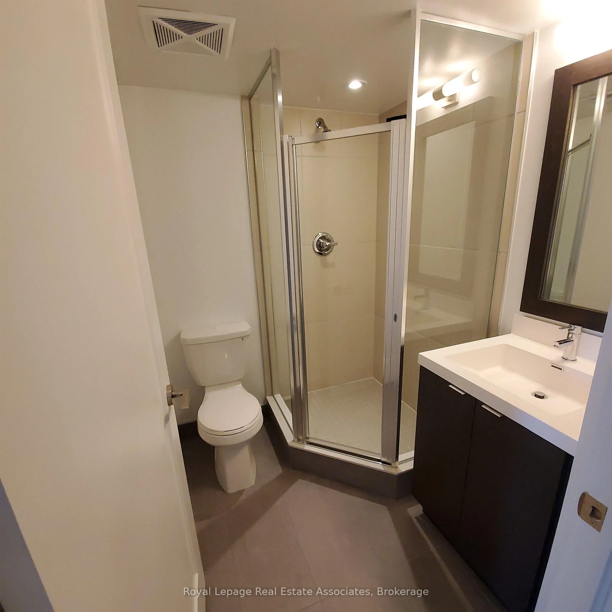 9 Mabelle Avenue, #1221