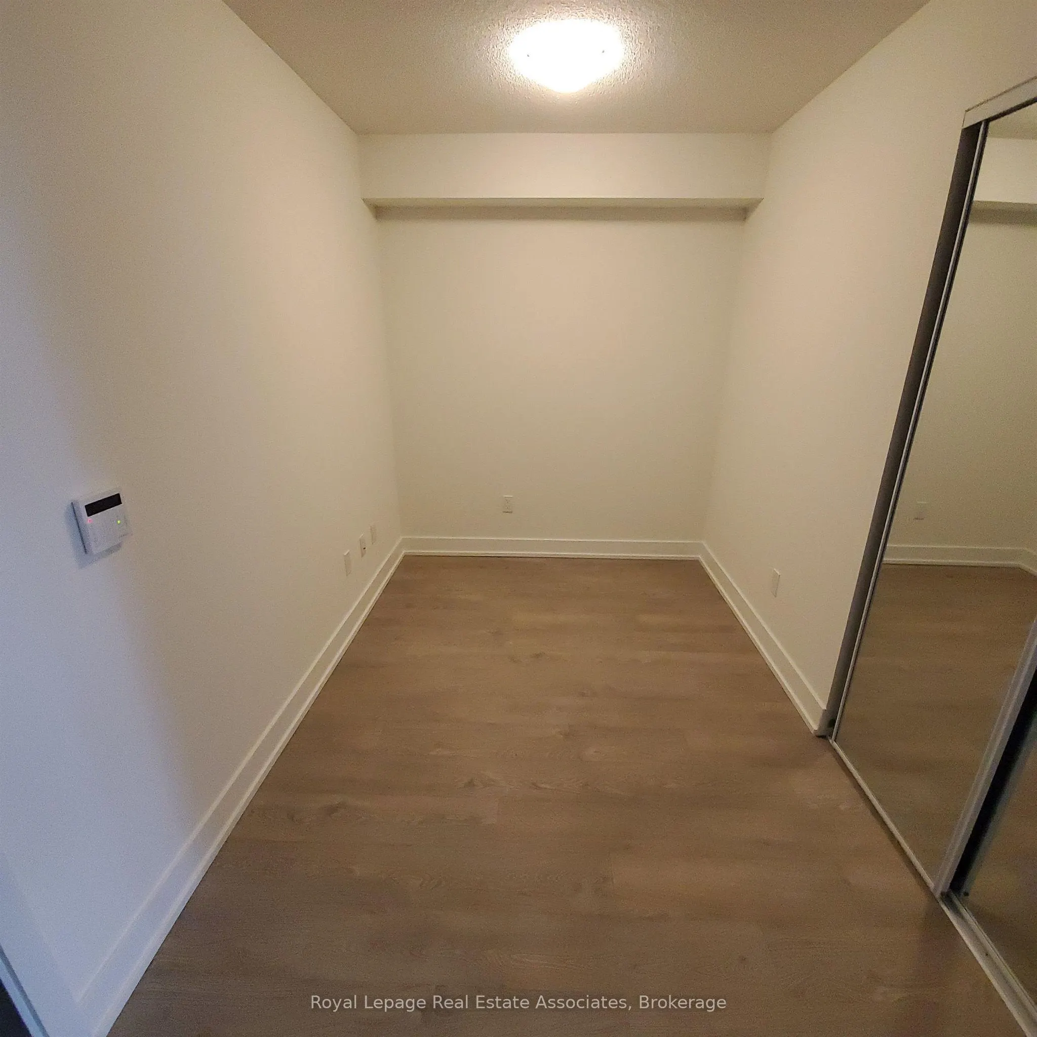 9 Mabelle Avenue, #1221