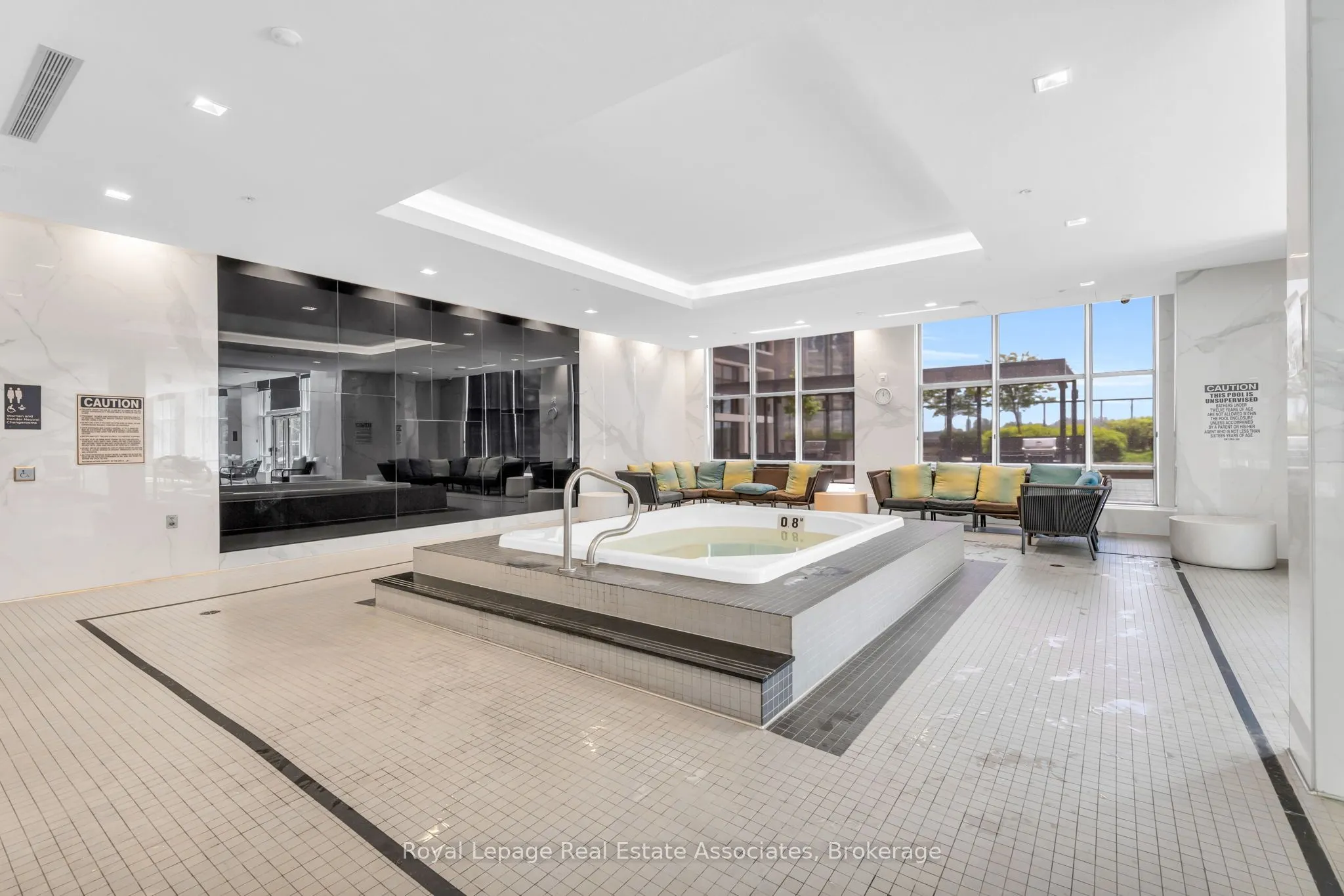9 Mabelle Avenue, #1221