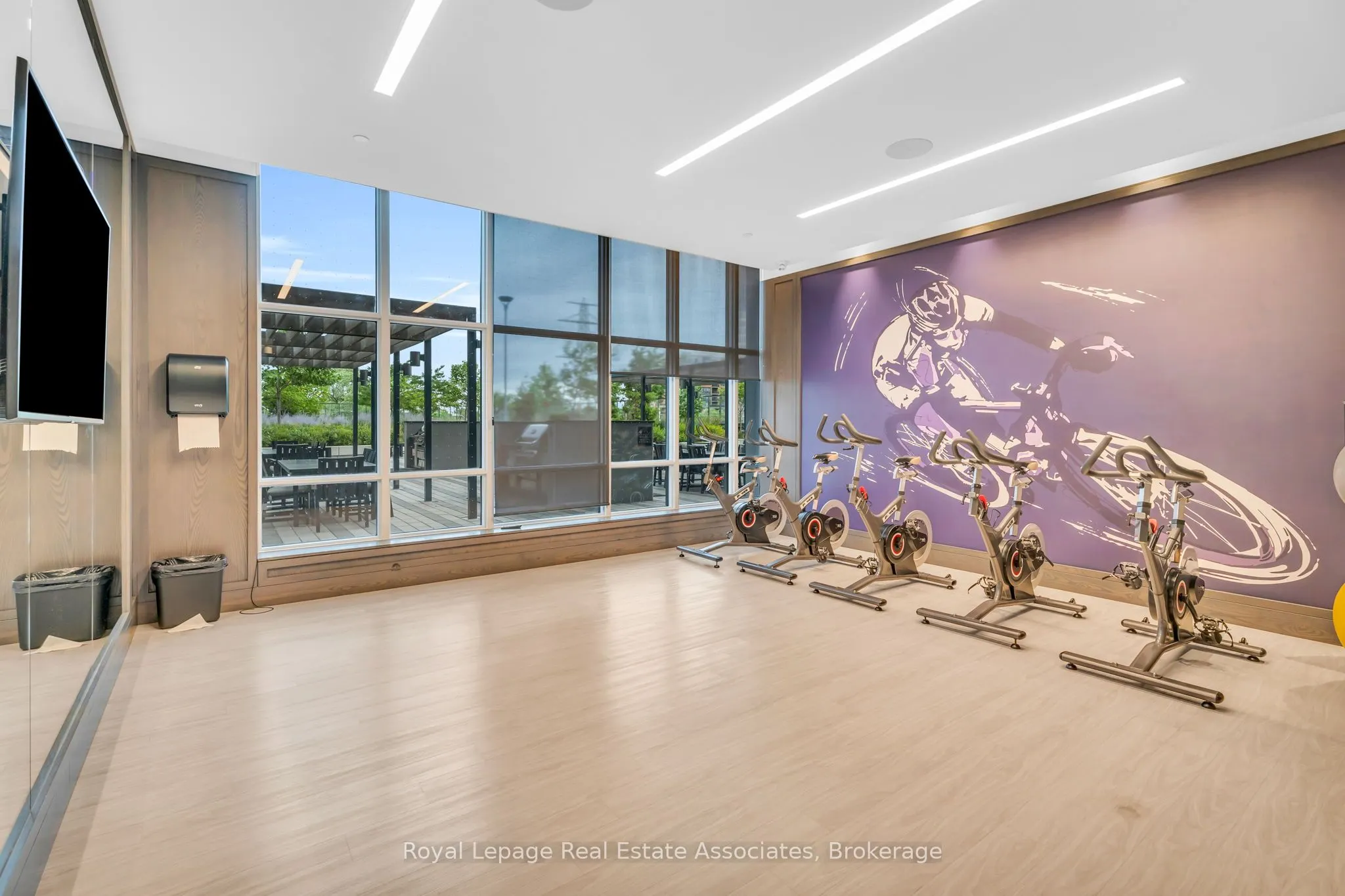 9 Mabelle Avenue, #1221