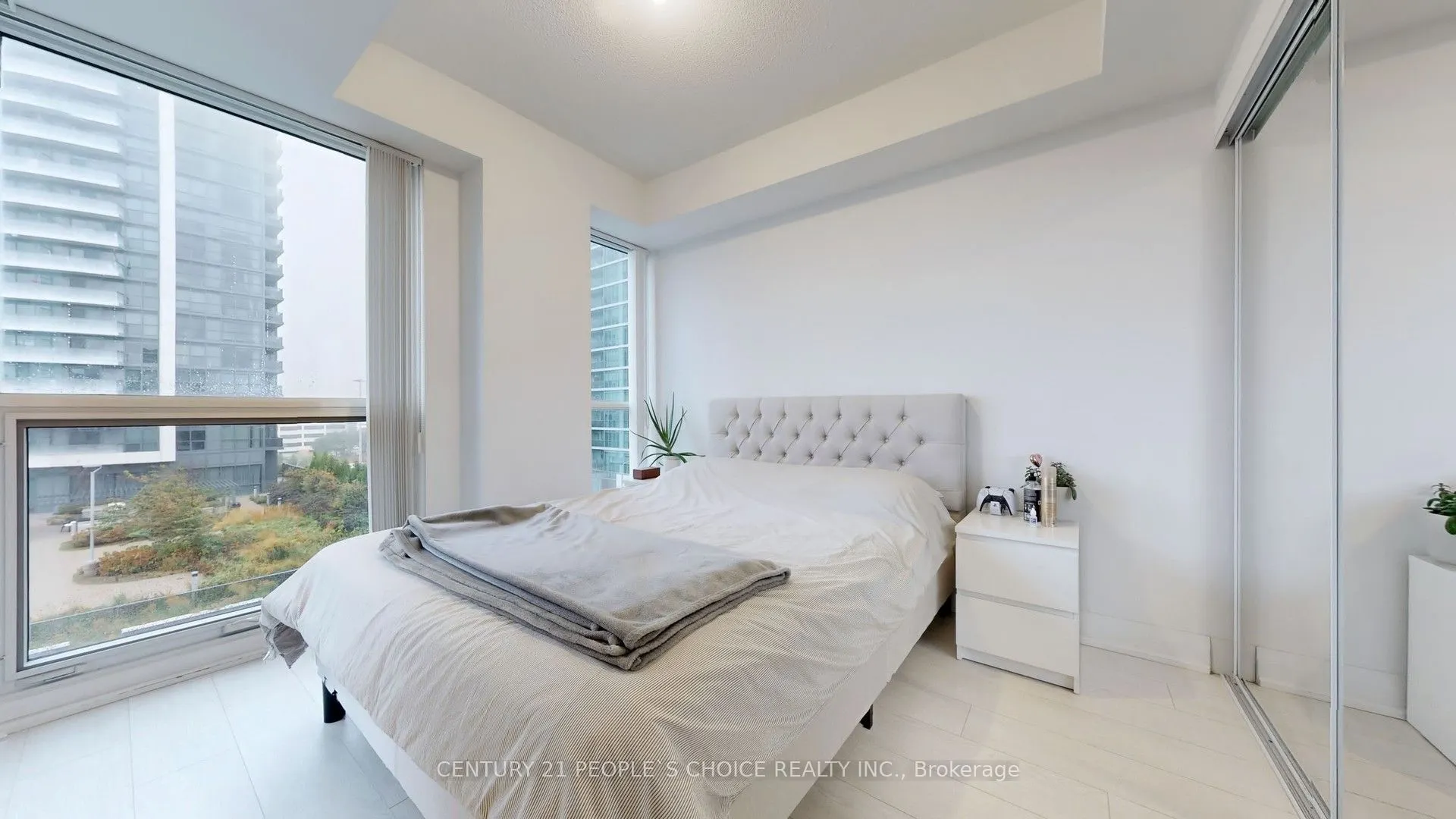 26 Gibbs Road, #827