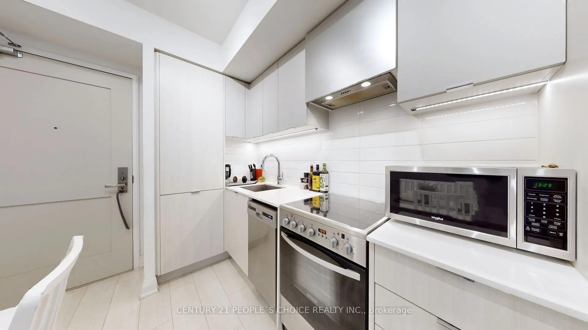 26 Gibbs Road, #827