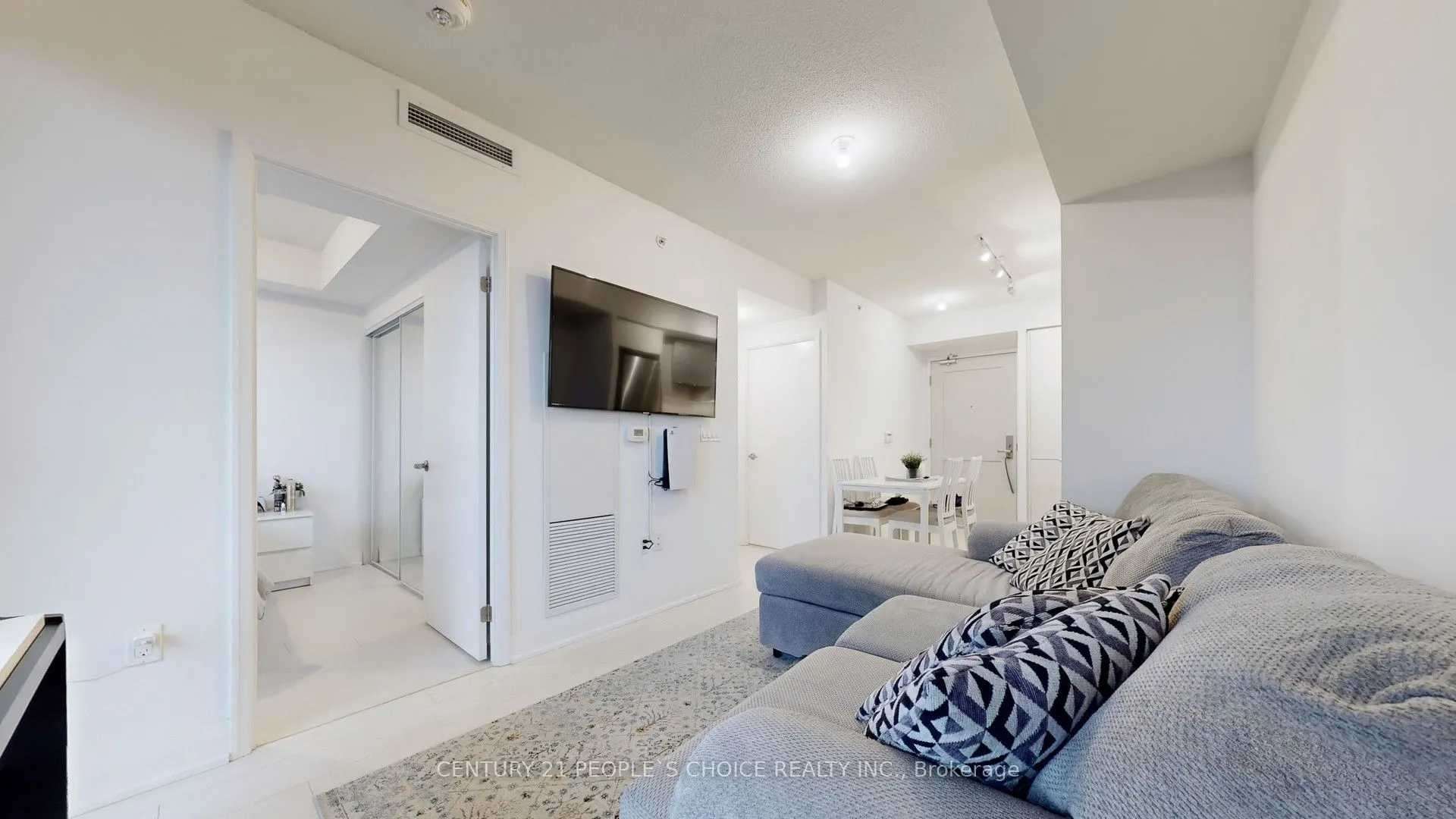 26 Gibbs Road, #827