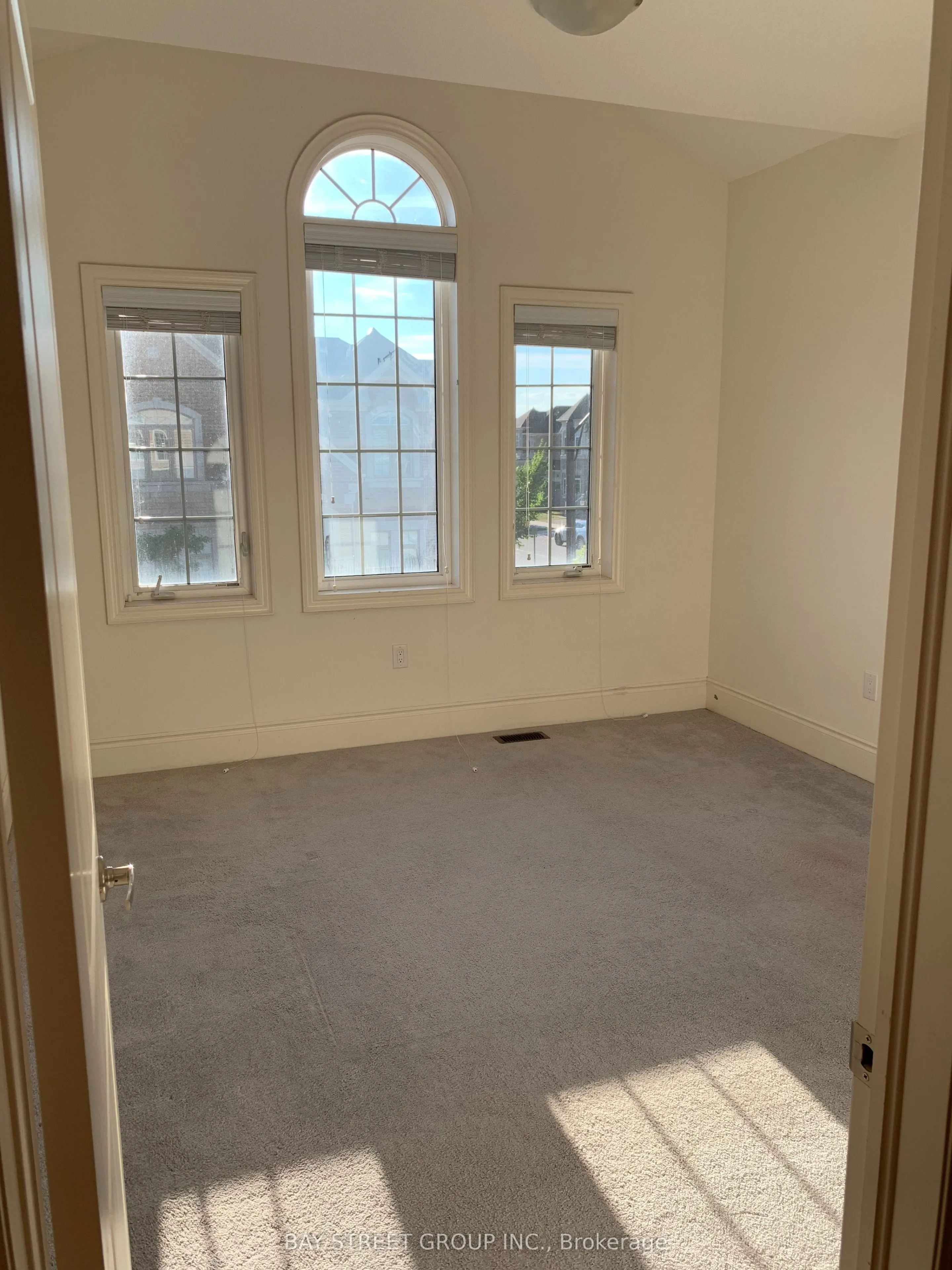 3127 Streamwood Pass