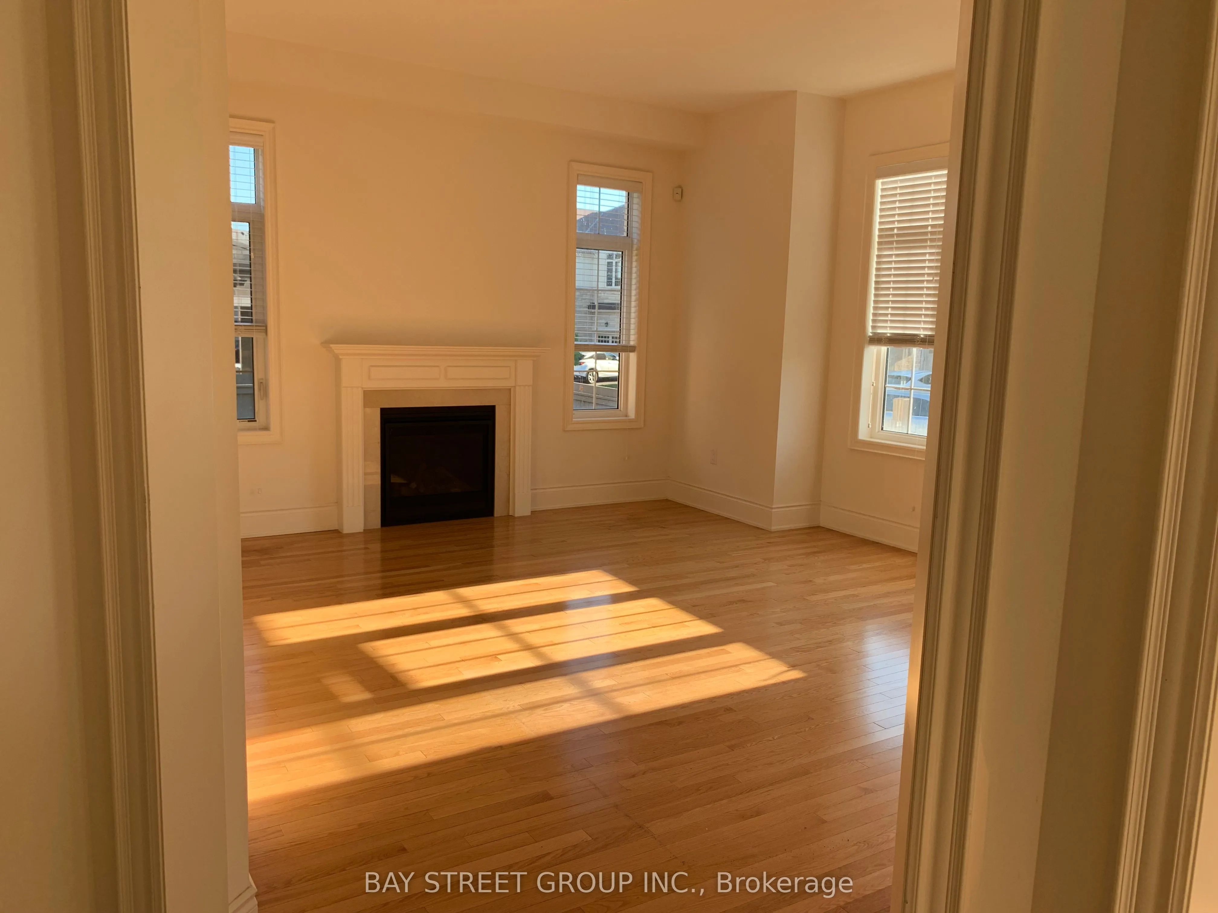 3127 Streamwood Pass