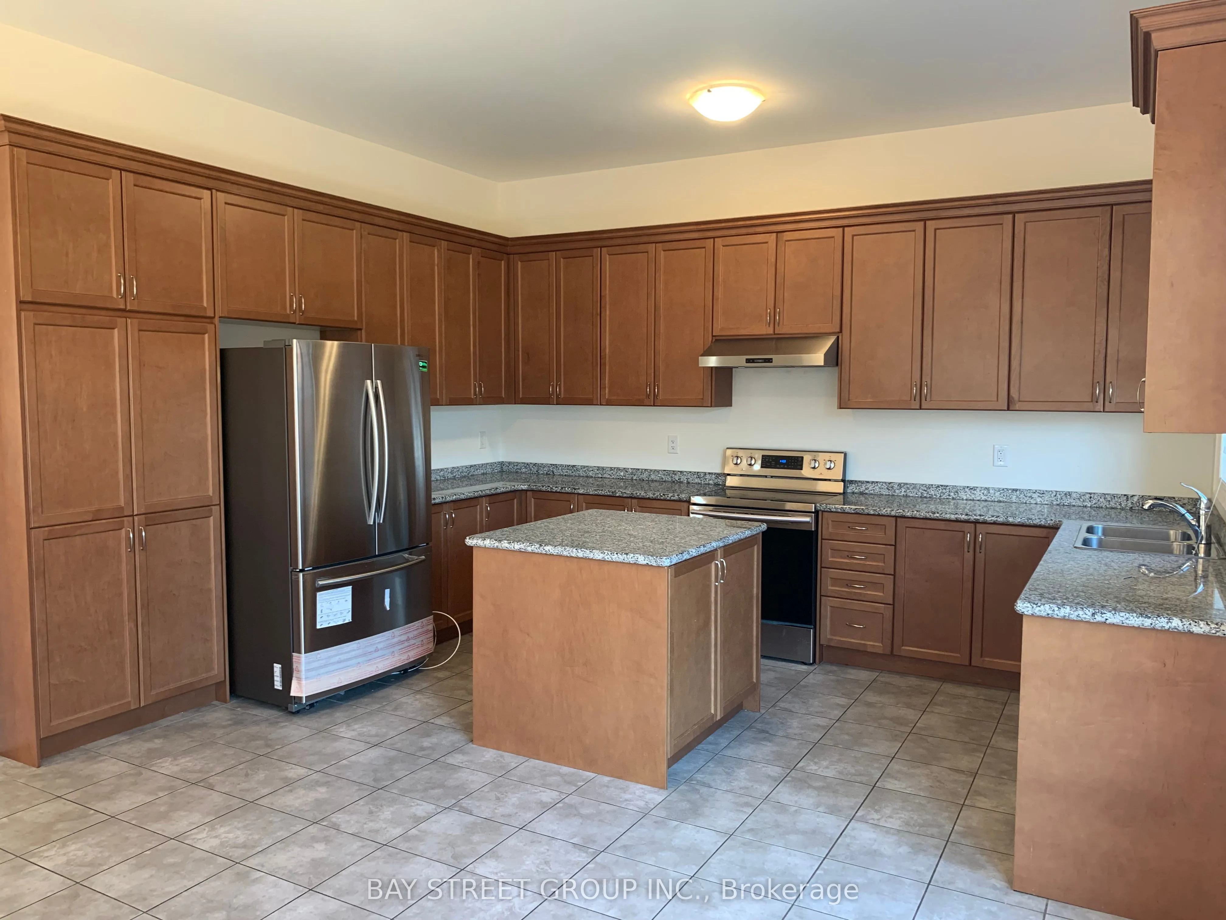 3127 Streamwood Pass