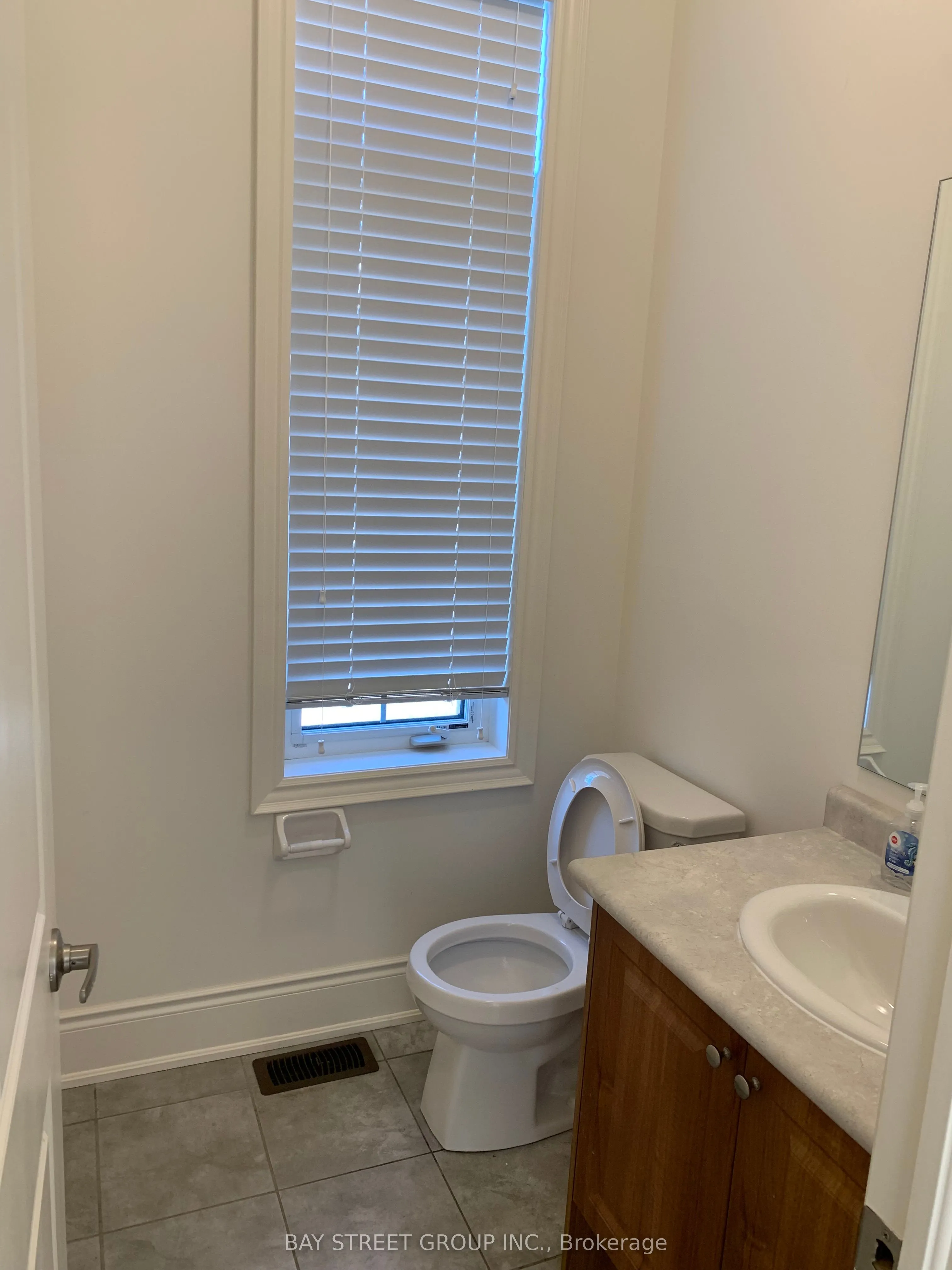 3127 Streamwood Pass
