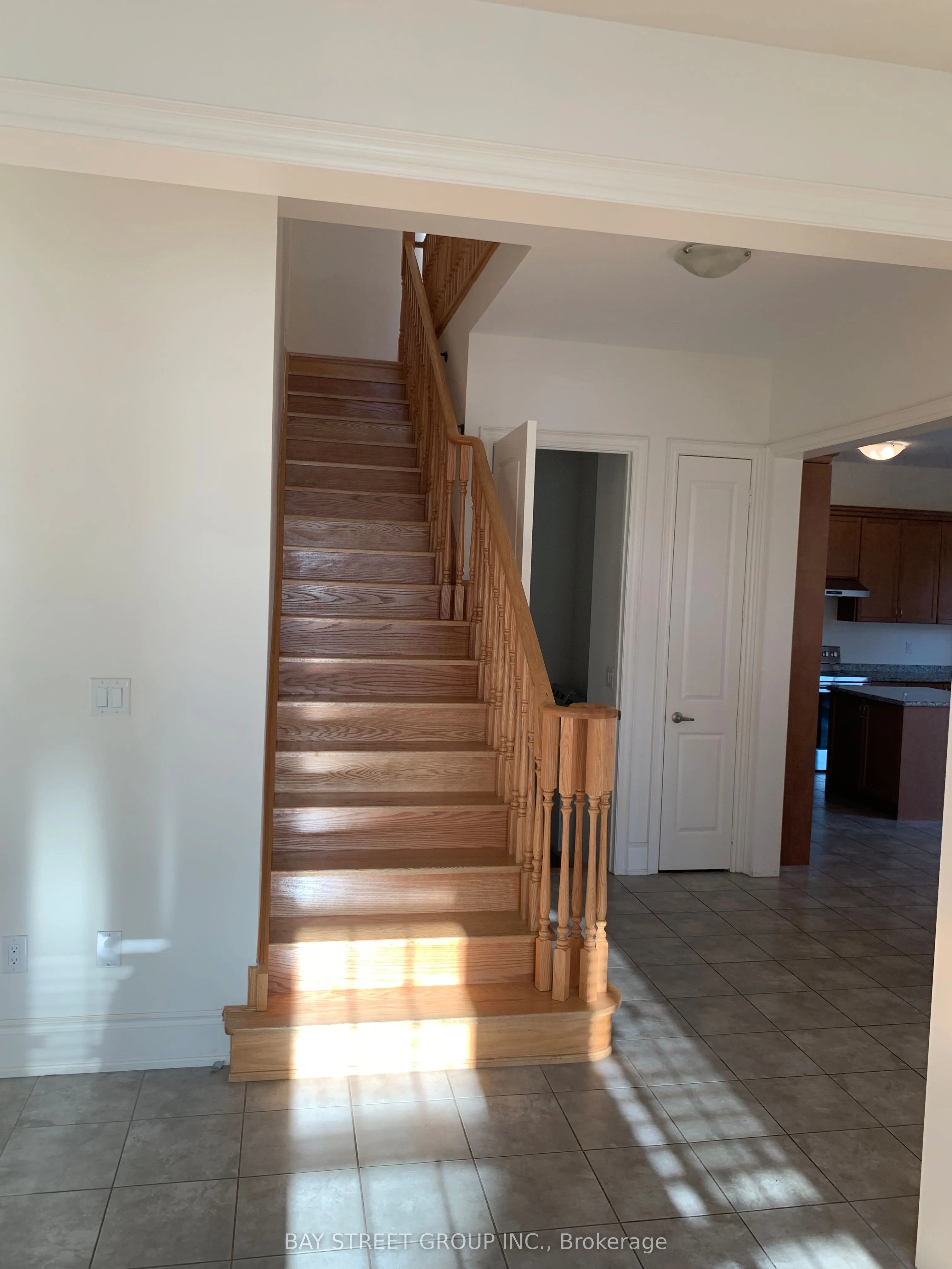 3127 Streamwood Pass