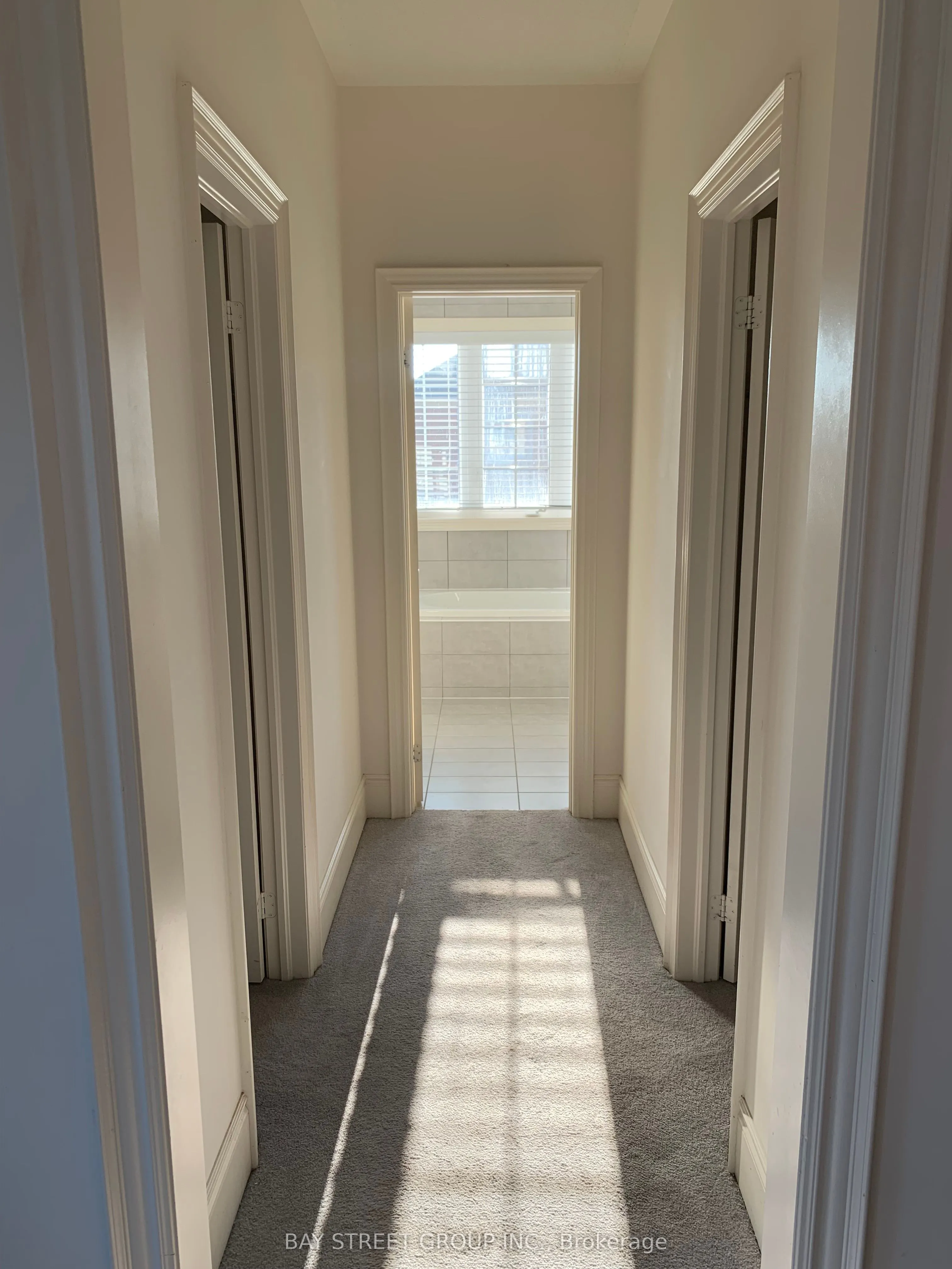 3127 Streamwood Pass
