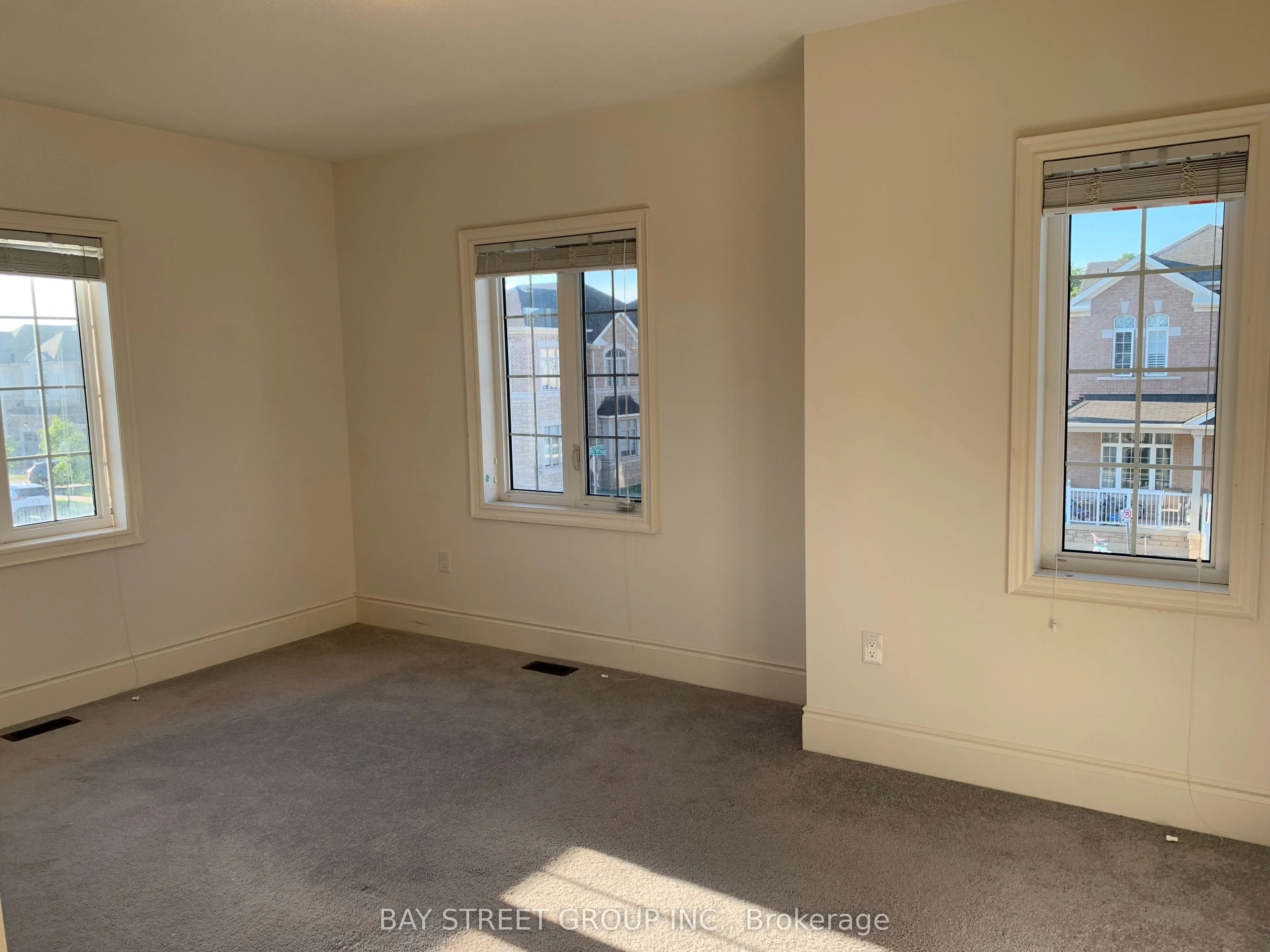 3127 Streamwood Pass
