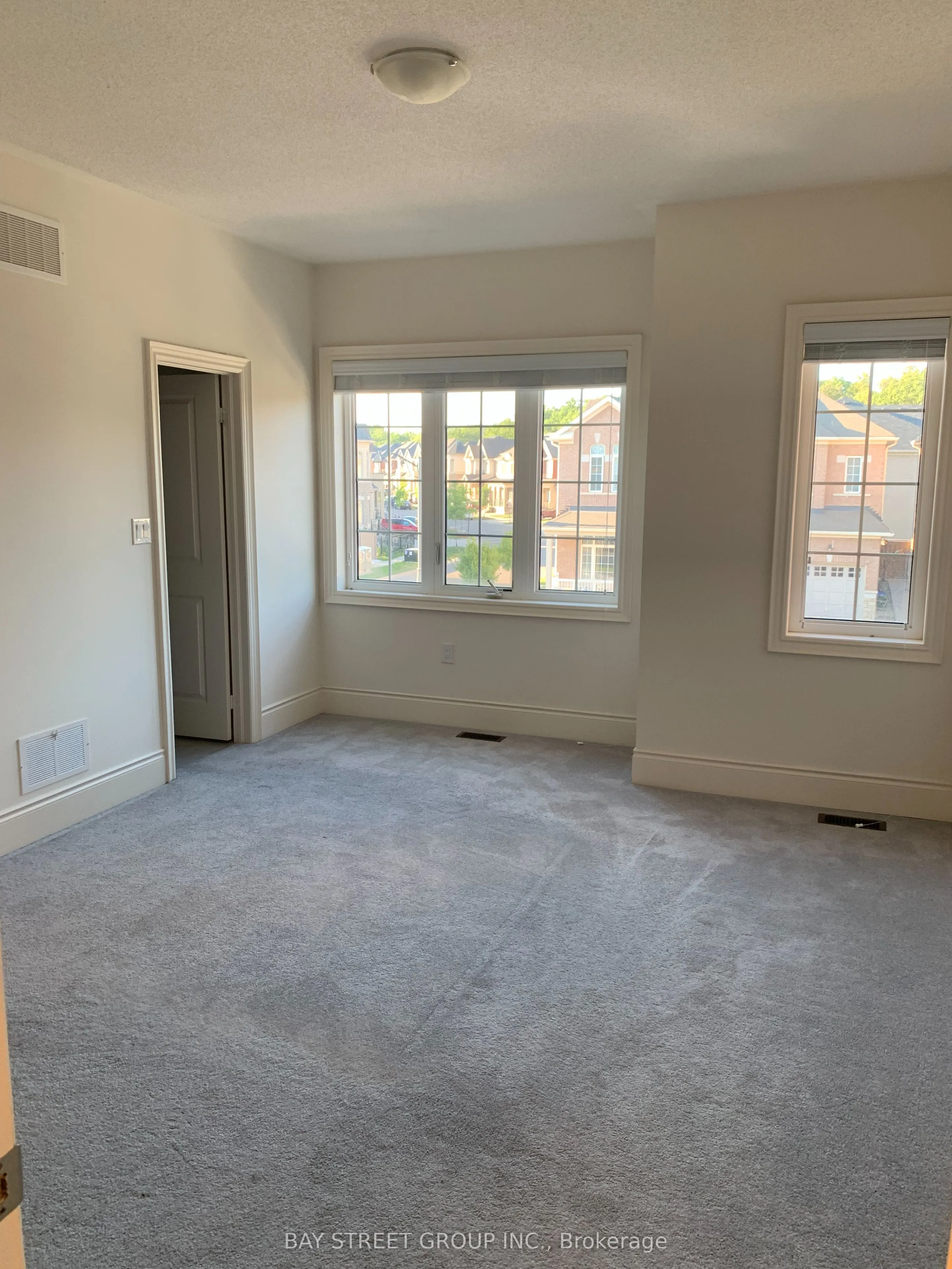 3127 Streamwood Pass