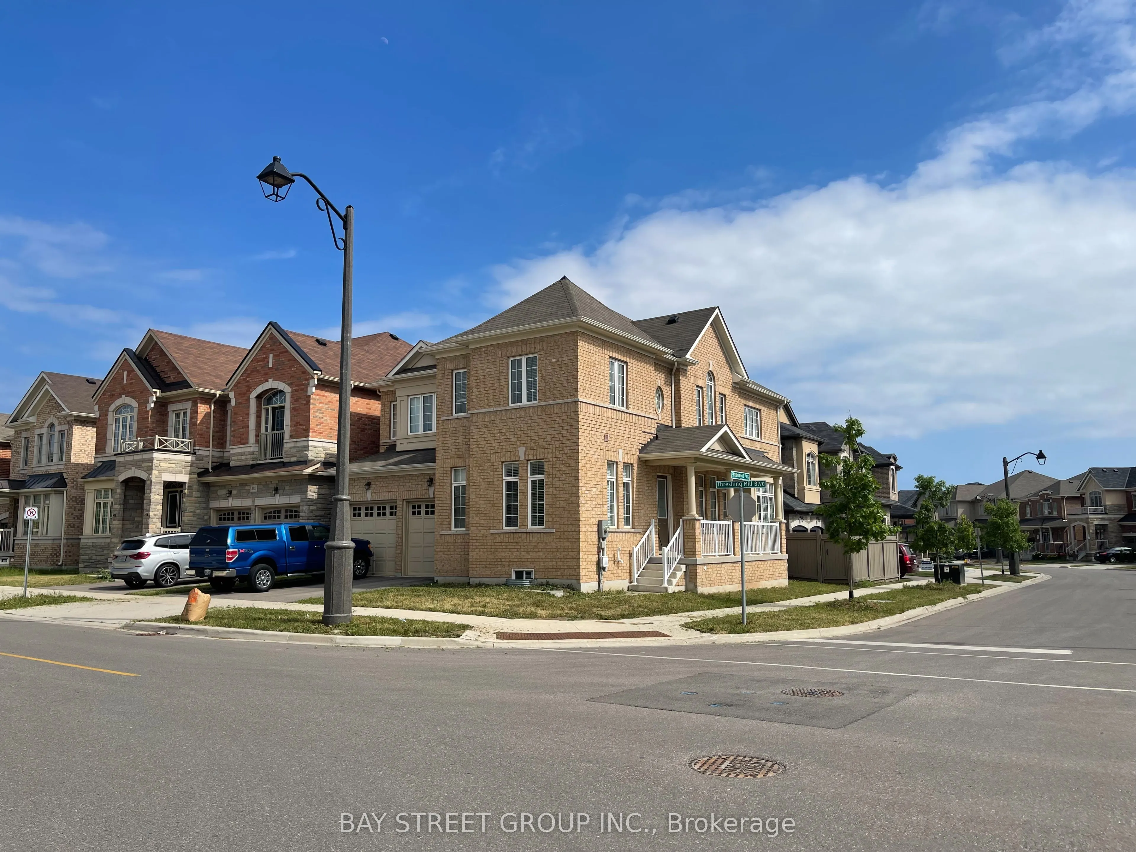 3127 Streamwood Pass