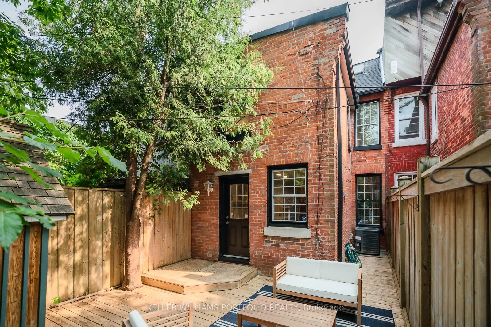 6 Melbourne Avenue