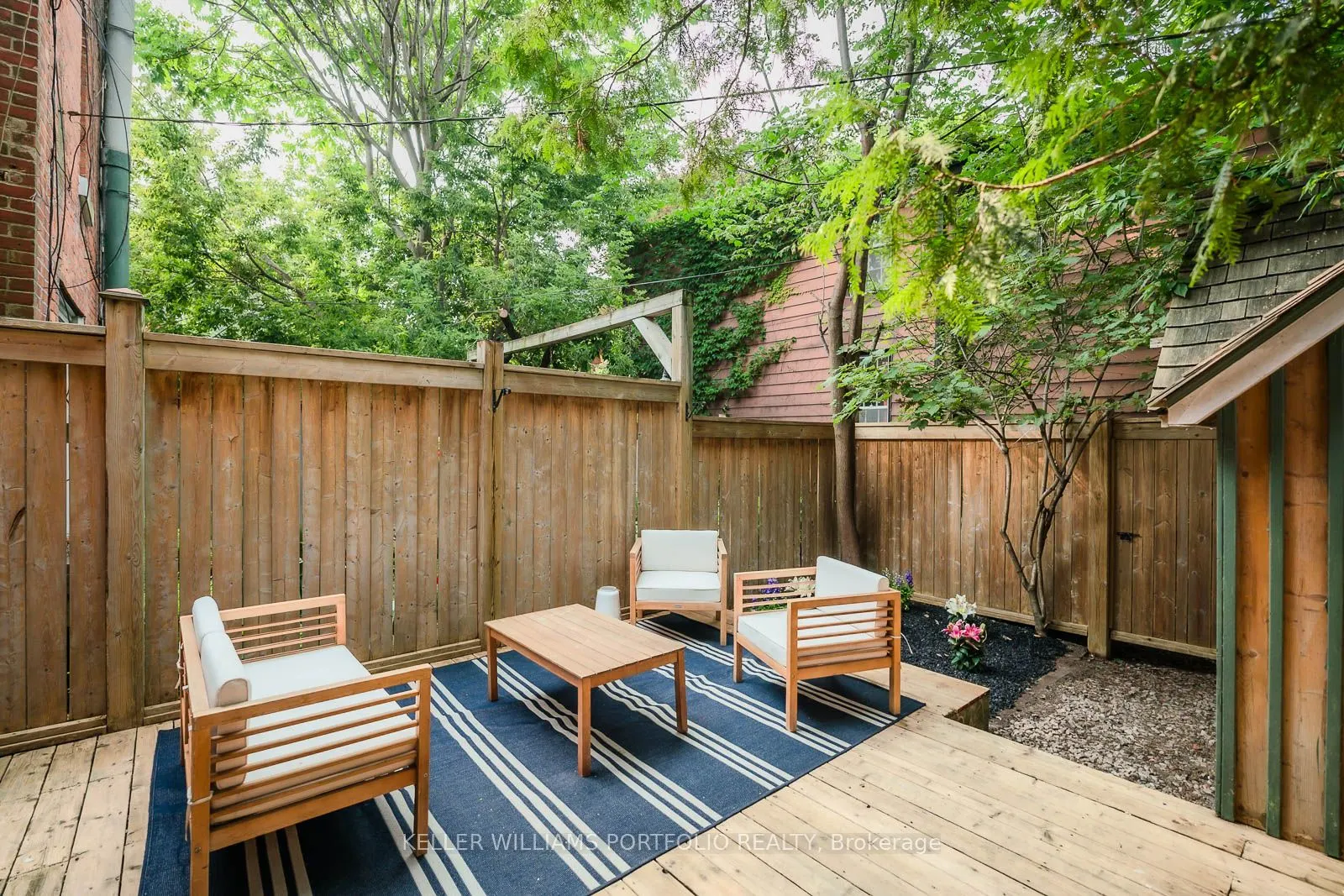 6 Melbourne Avenue