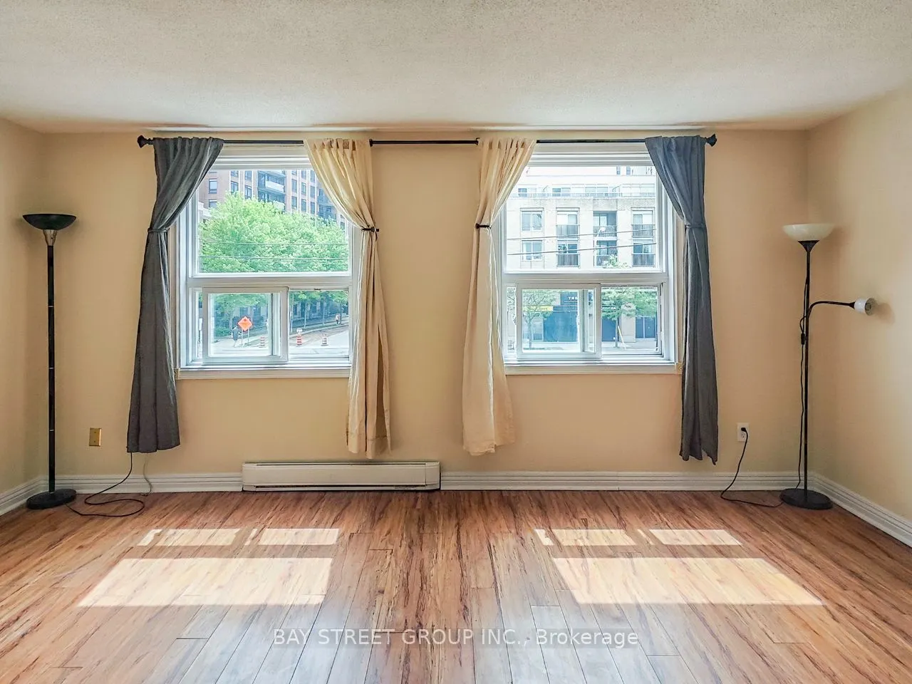 5130A Dundas Street W, #2nd Flr