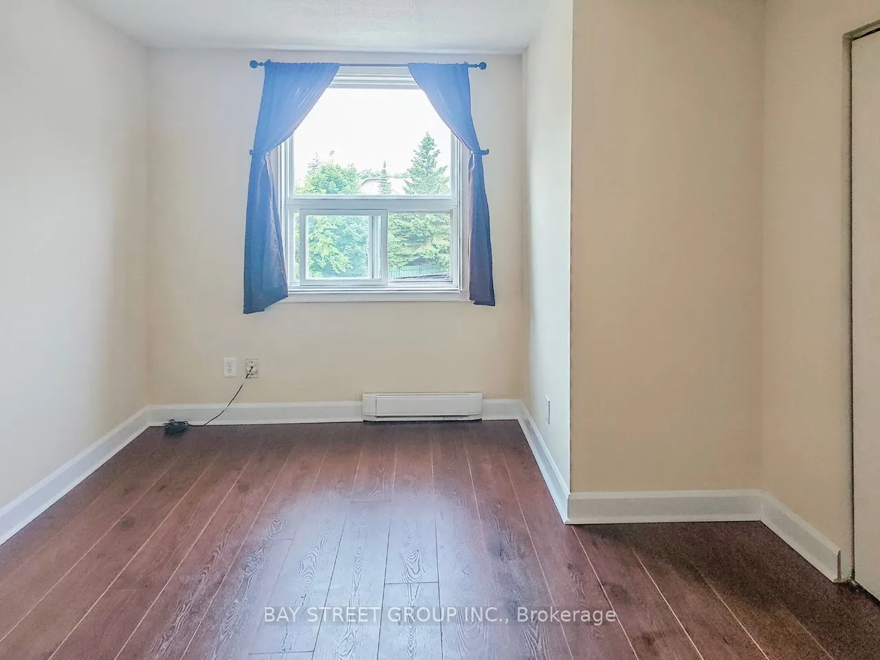 5130A Dundas Street W, #2nd Flr
