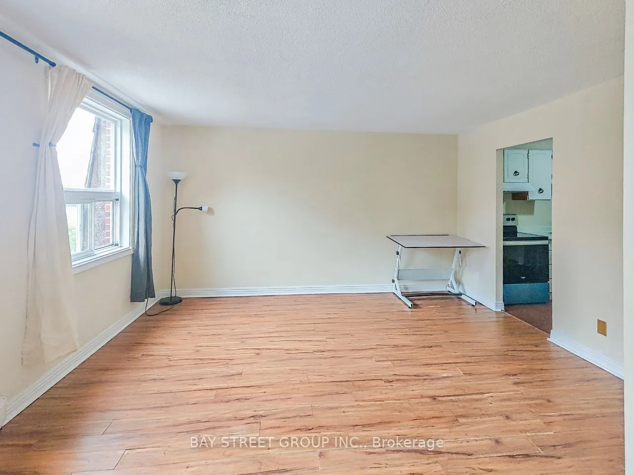 5130A Dundas Street W, #2nd Flr