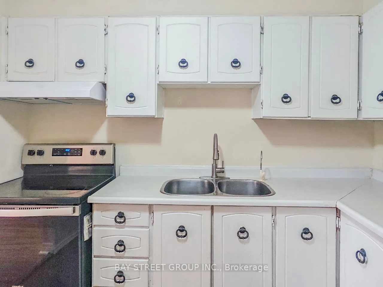 5130A Dundas Street W, #2nd Flr