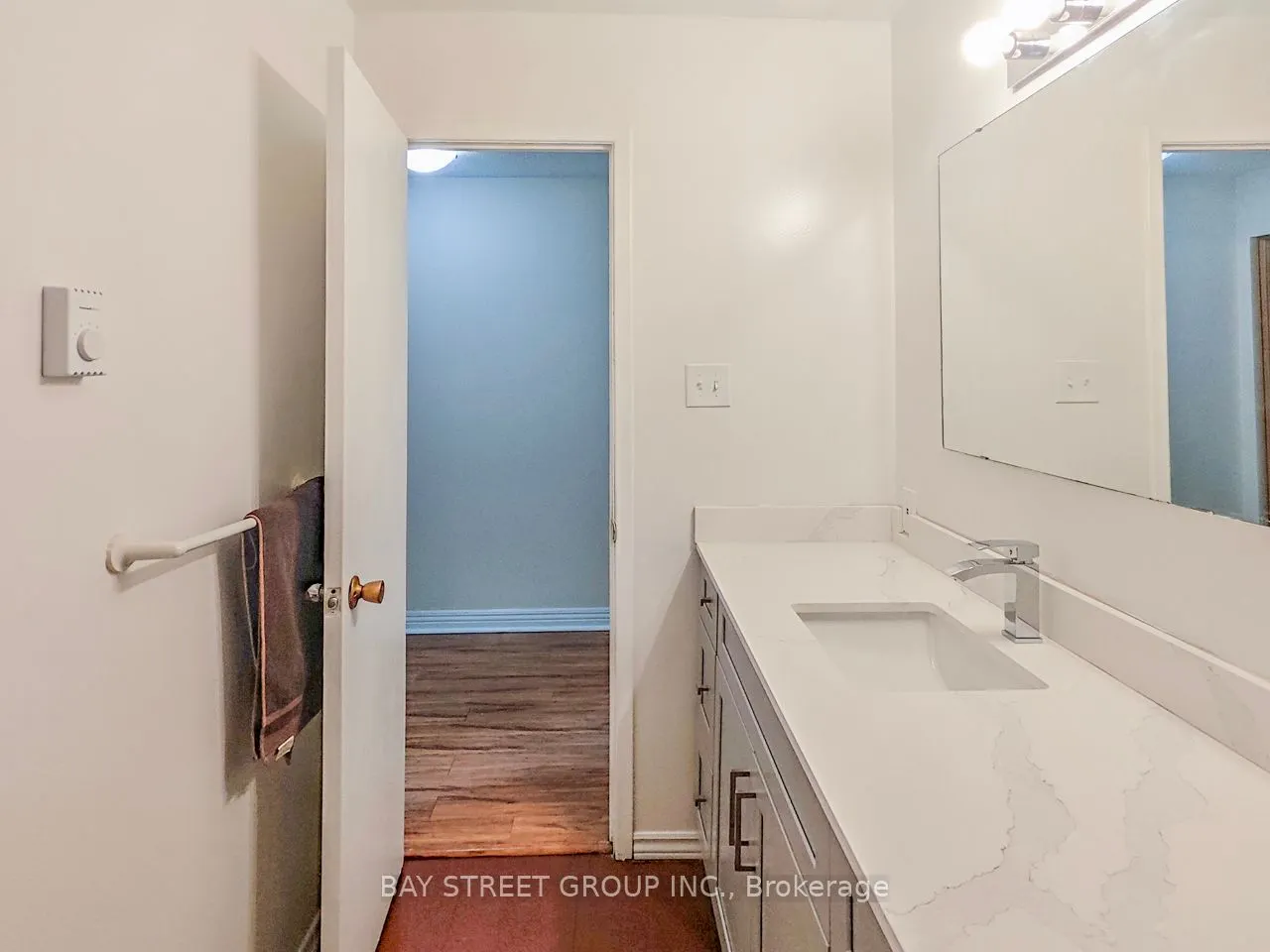 5130A Dundas Street W, #2nd Flr