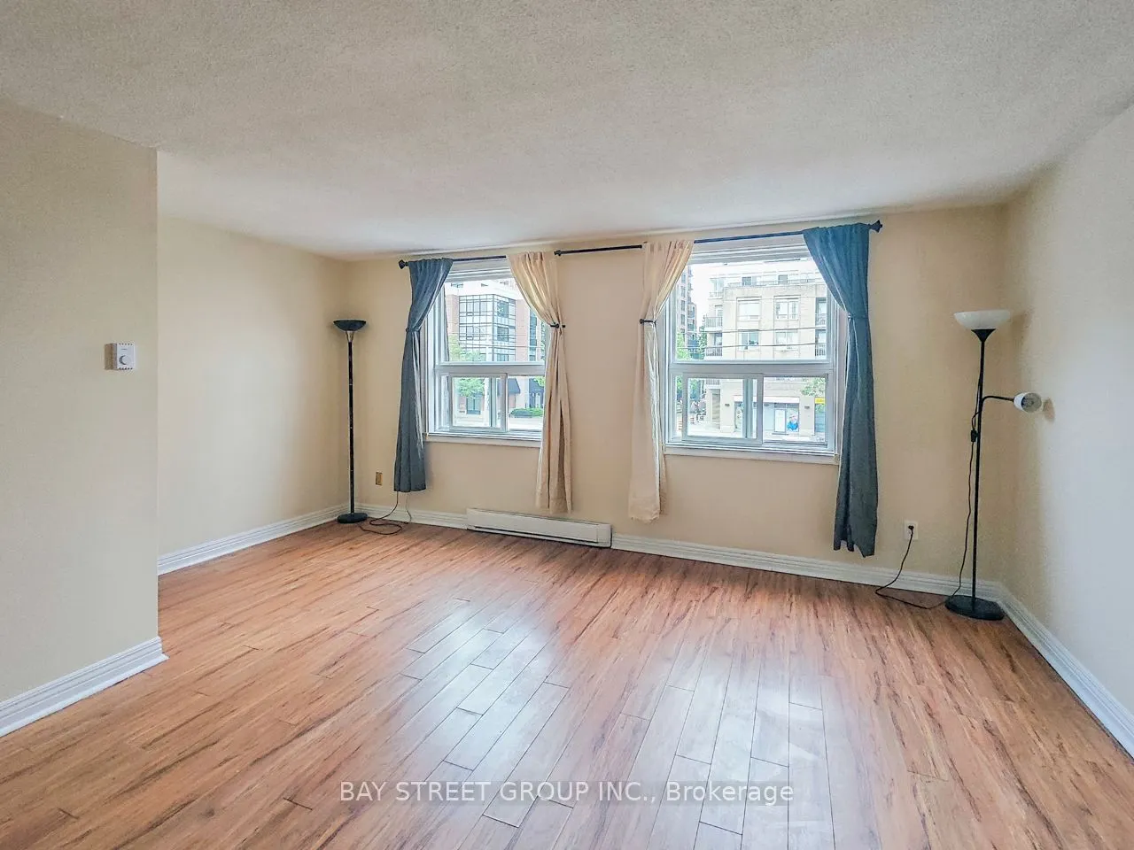 5130A Dundas Street W, #2nd Flr