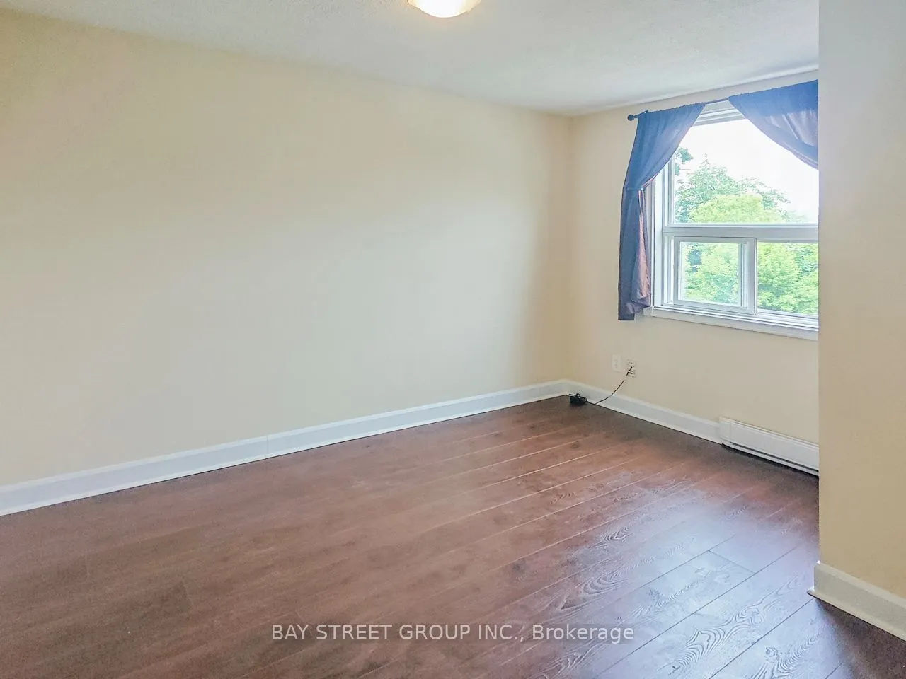 5130A Dundas Street W, #2nd Flr