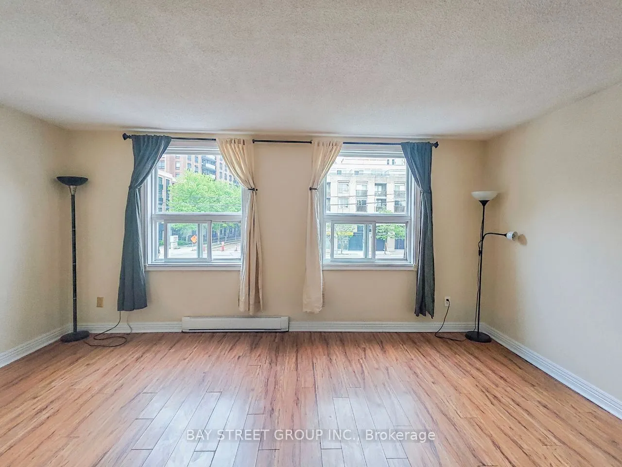 5130A Dundas Street W, #2nd Flr