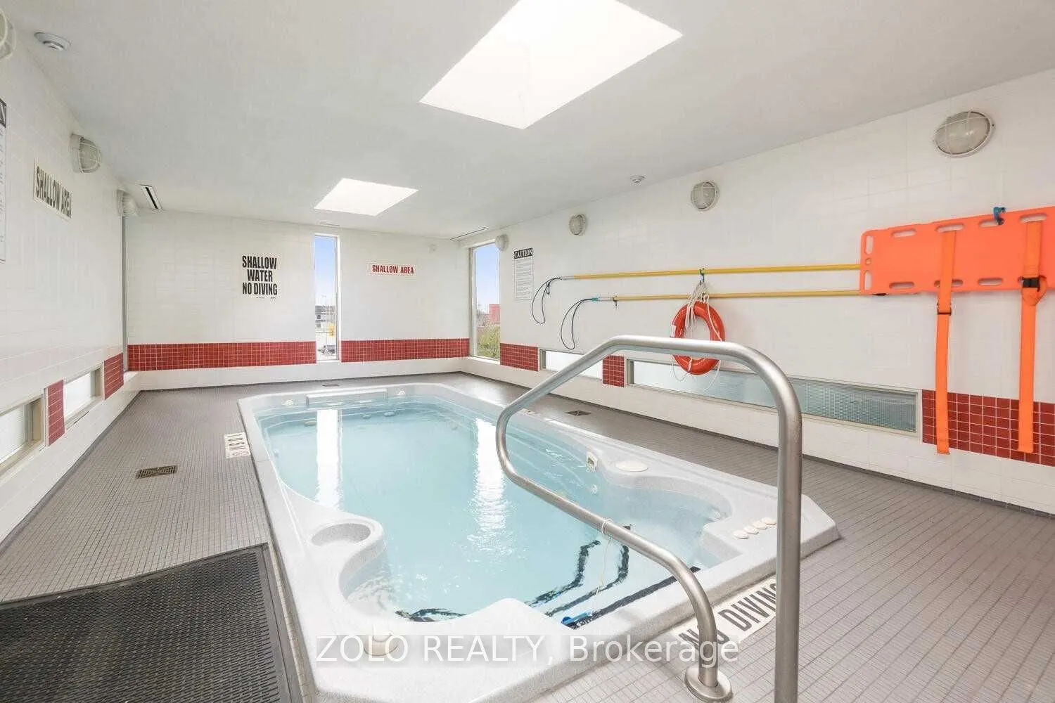 1040 The Queensway Street, #409