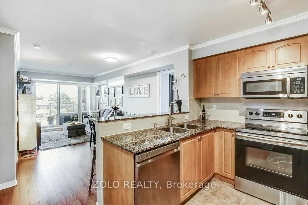 1040 The Queensway Street, #409