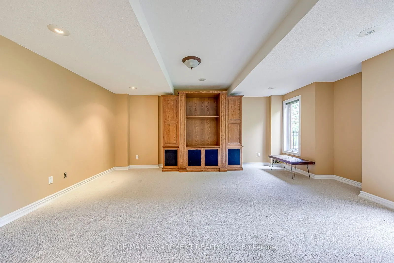 5337 Jameson Crescent