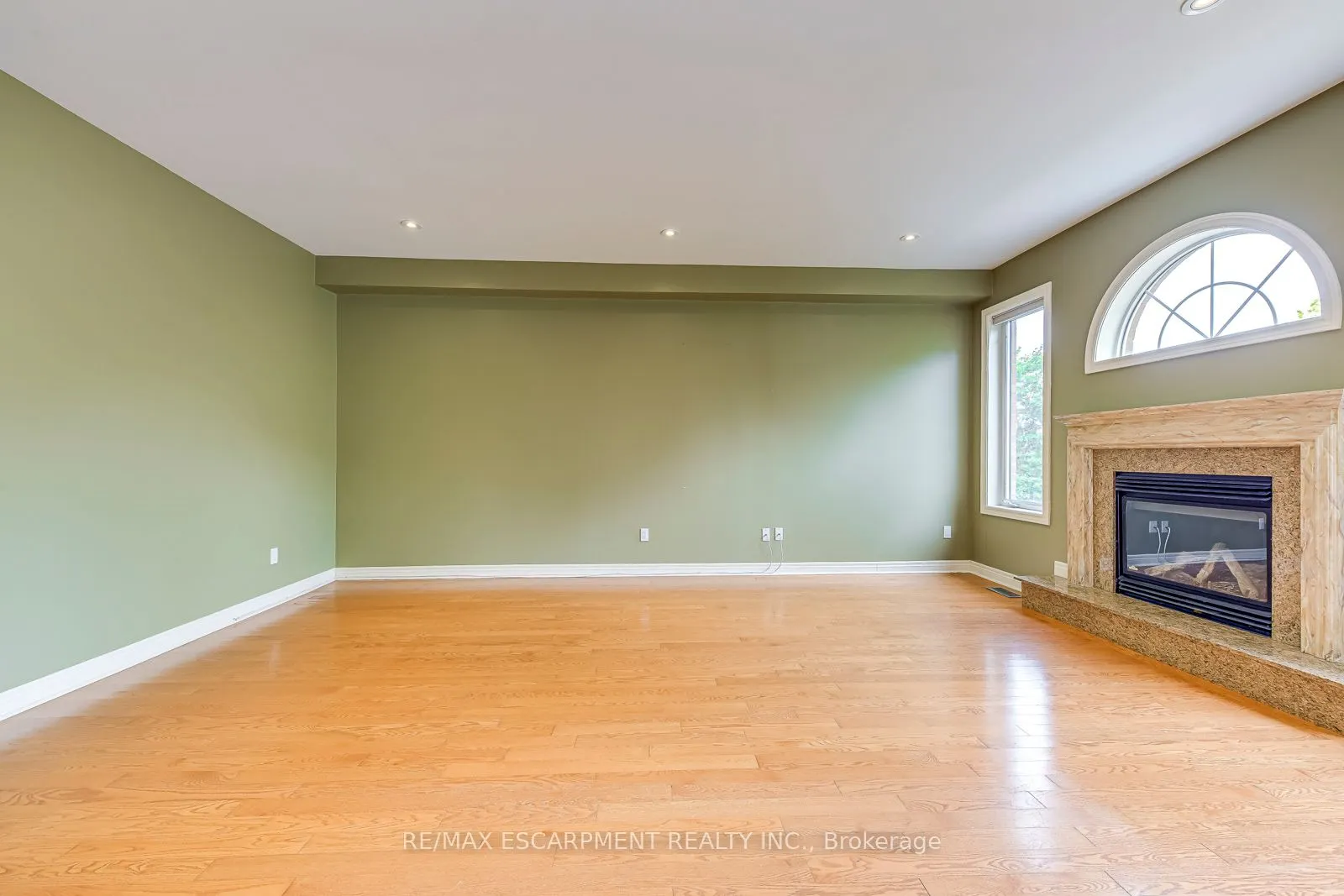 5337 Jameson Crescent