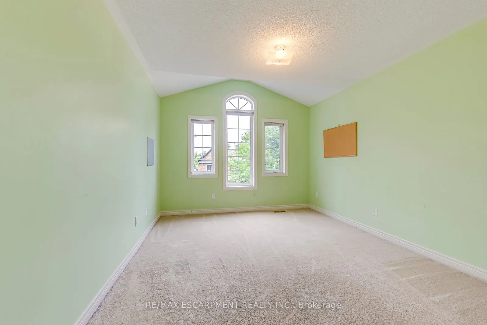 5337 Jameson Crescent