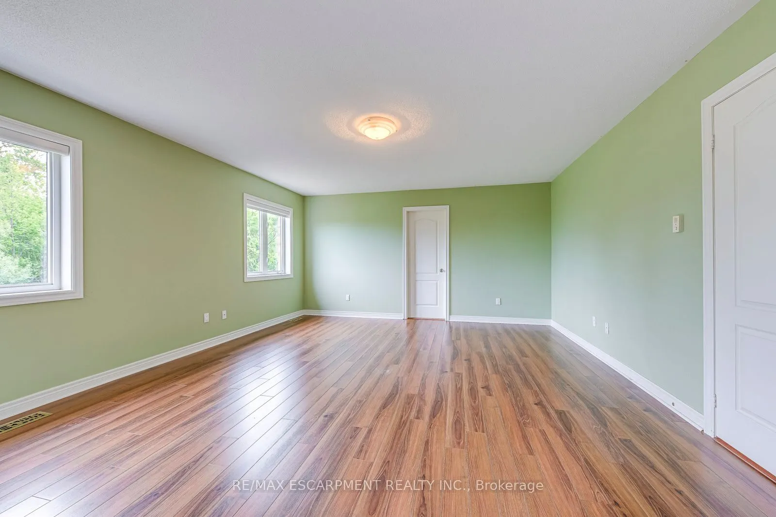 5337 Jameson Crescent