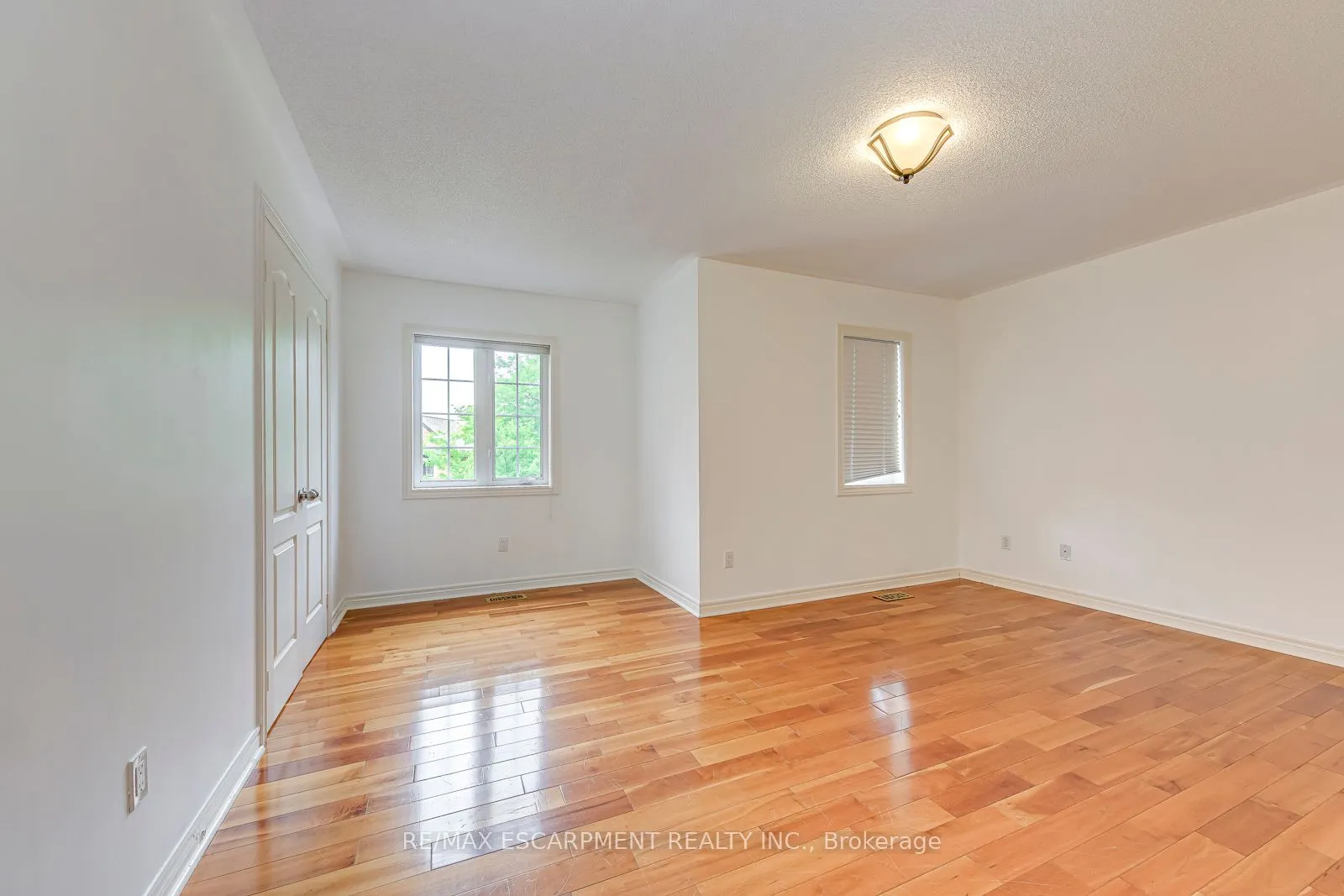 5337 Jameson Crescent