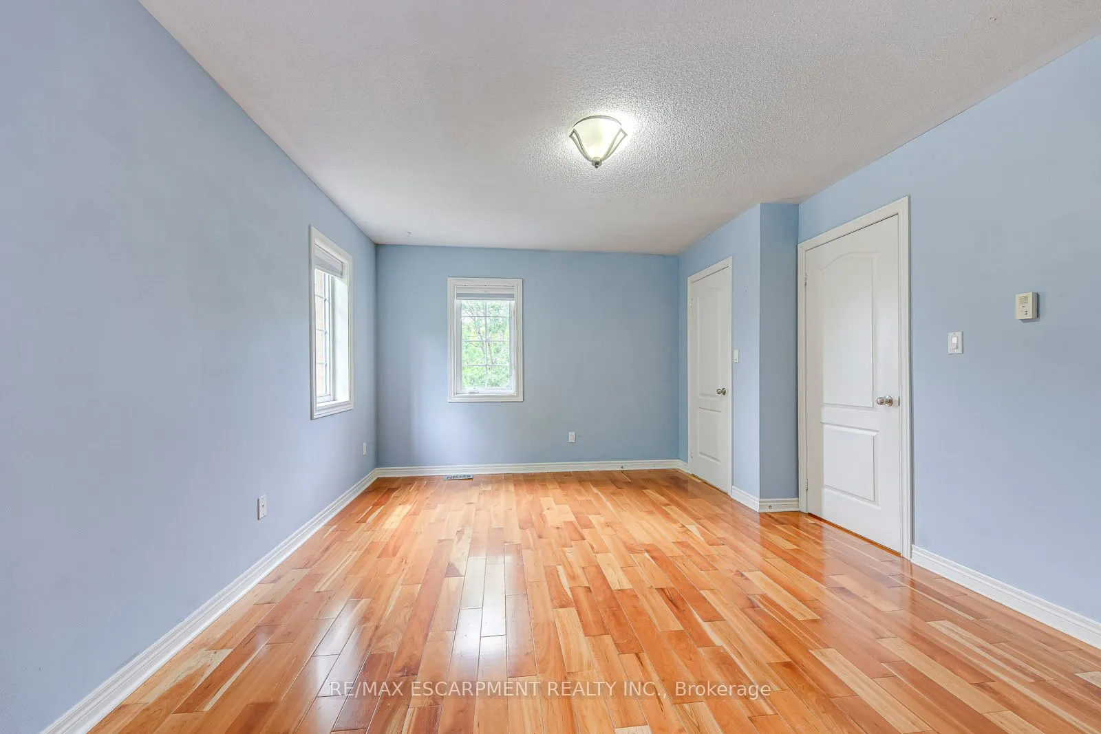 5337 Jameson Crescent