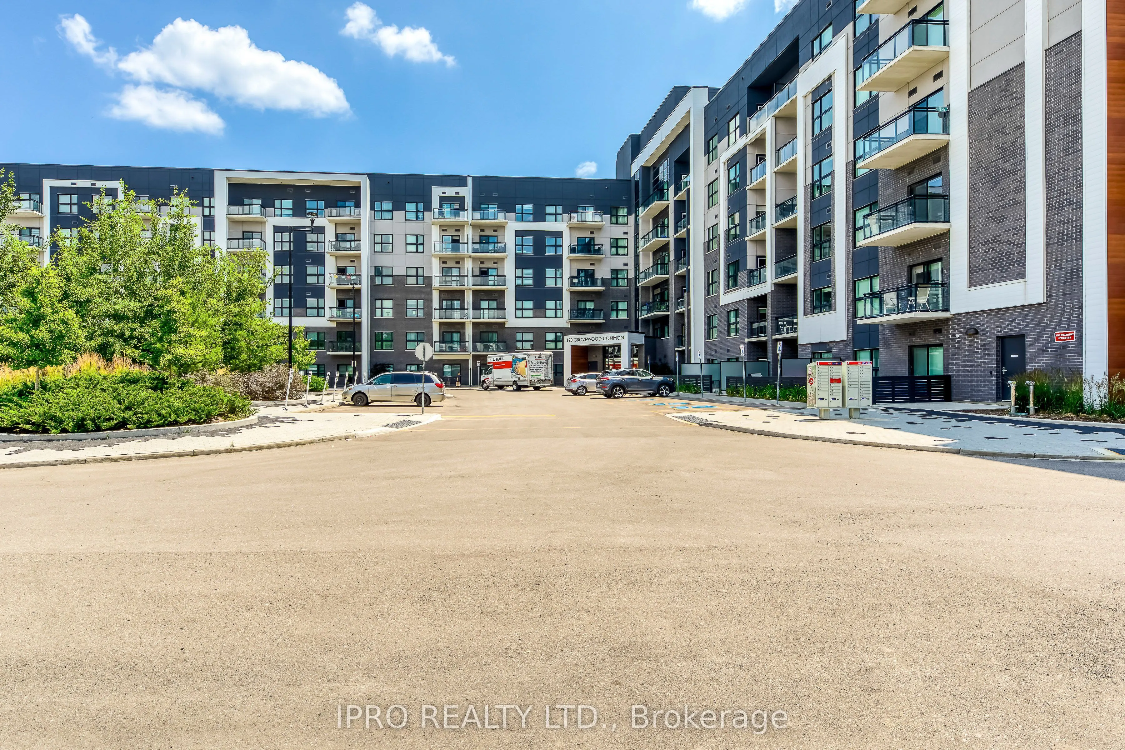 128 GROVEWOOD Common, #205