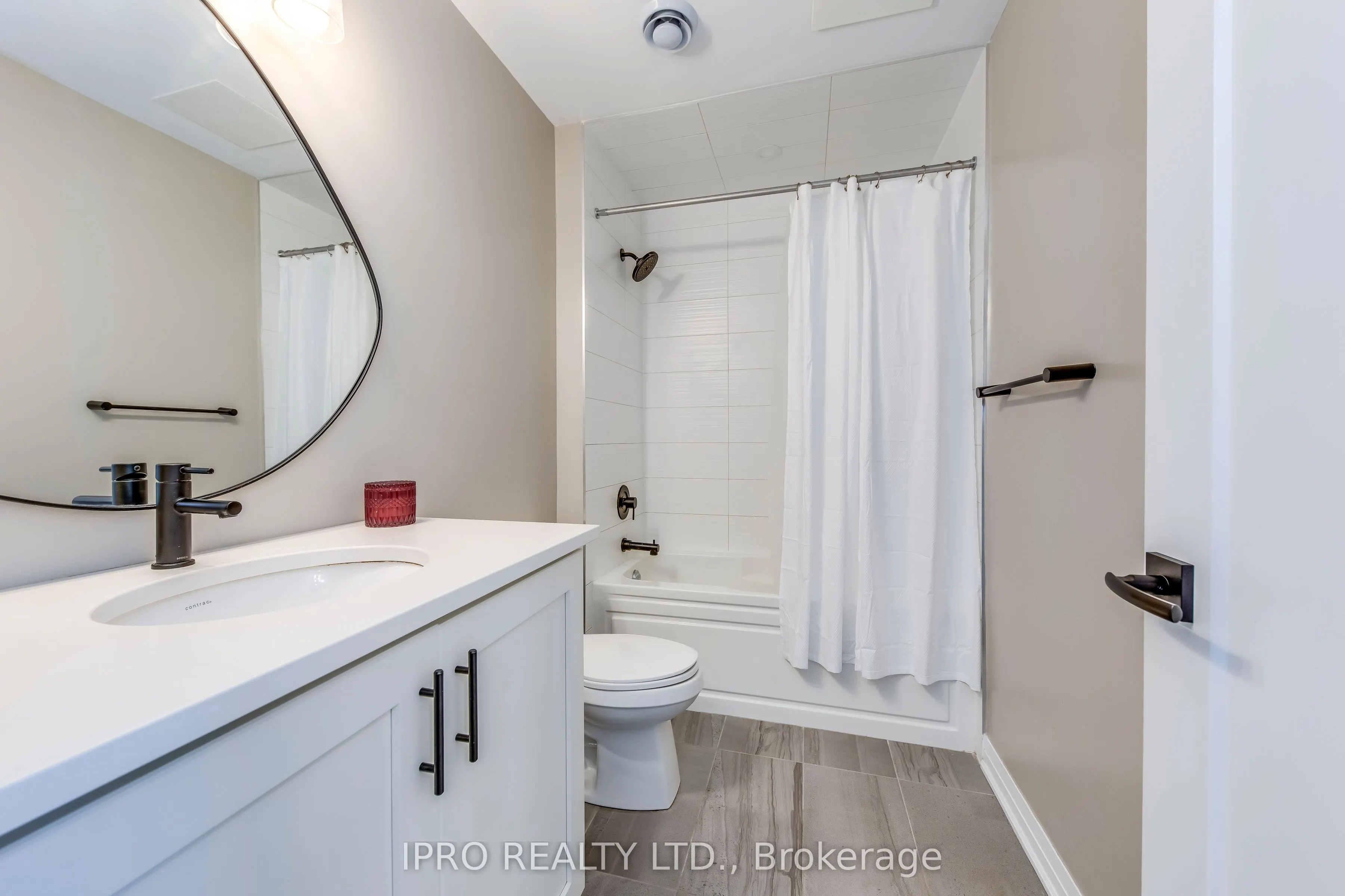 128 GROVEWOOD Common, #205