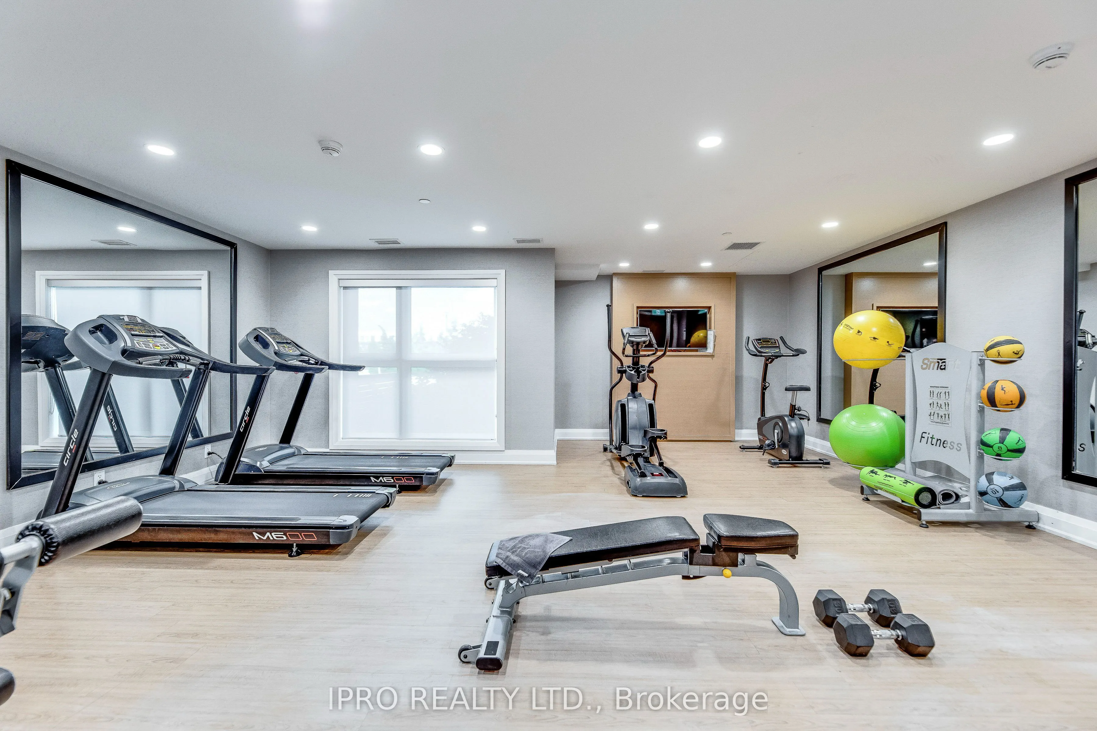 128 GROVEWOOD Common, #205