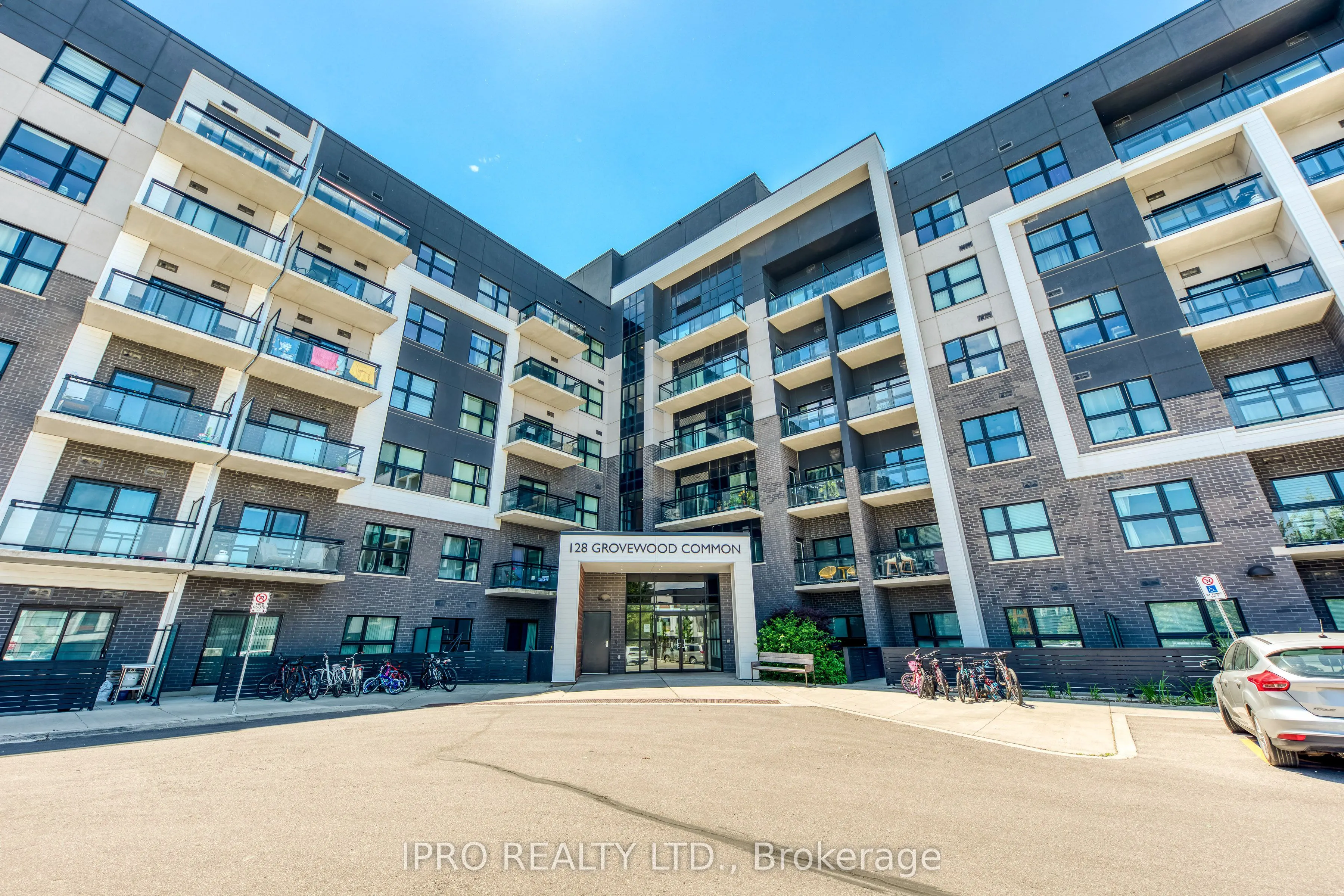 128 GROVEWOOD Common, #205