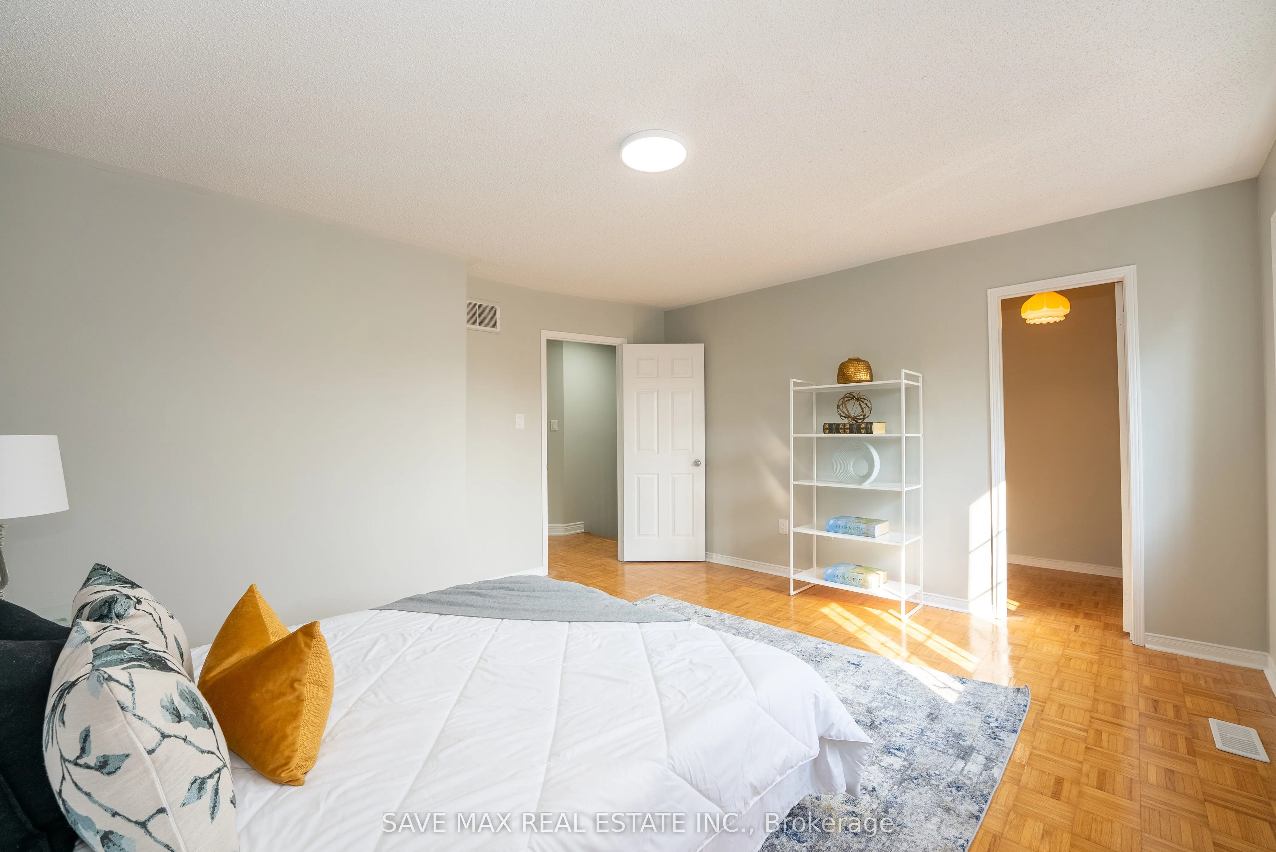 33 Heathwood Drive