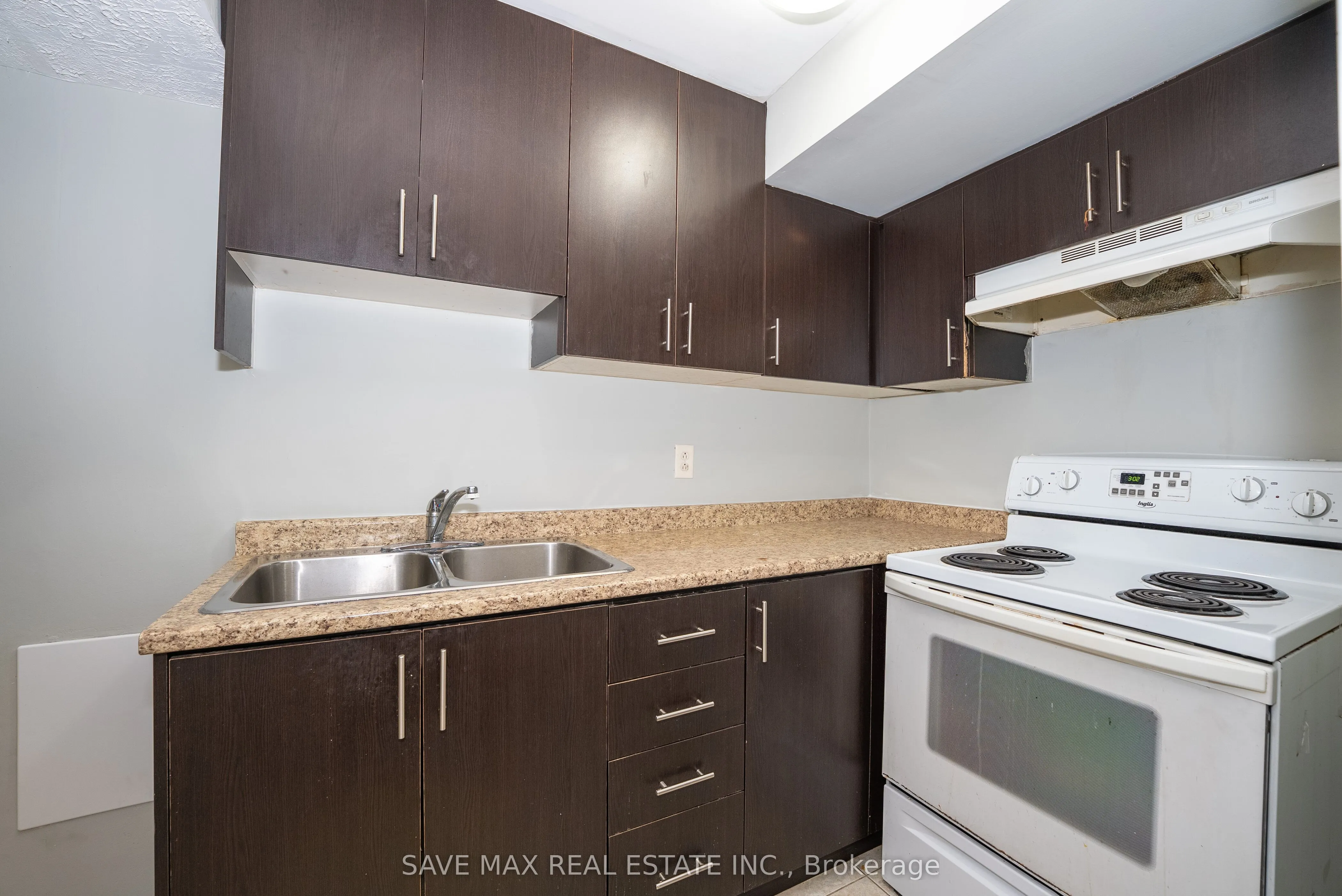 33 Heathwood Drive