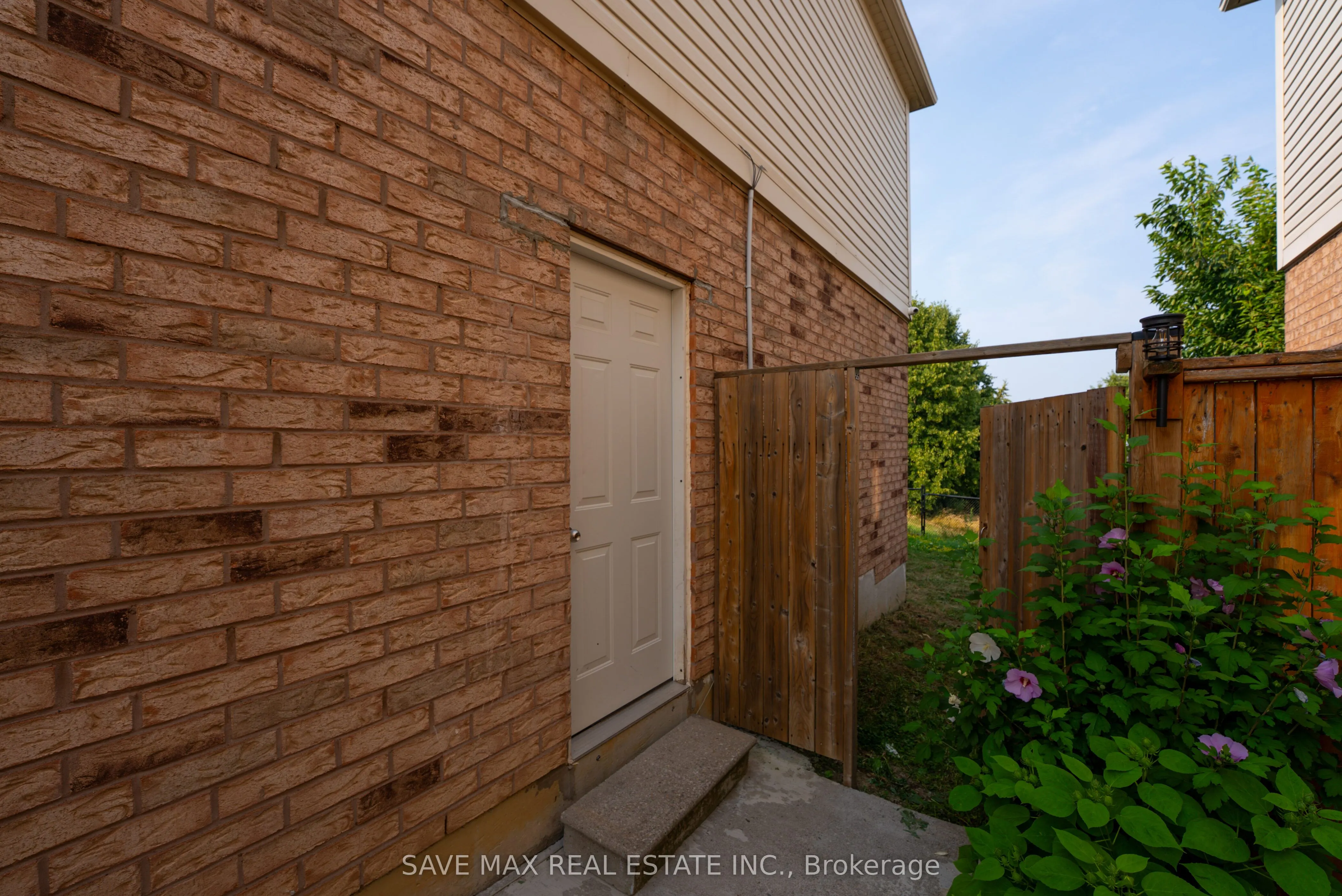 33 Heathwood Drive