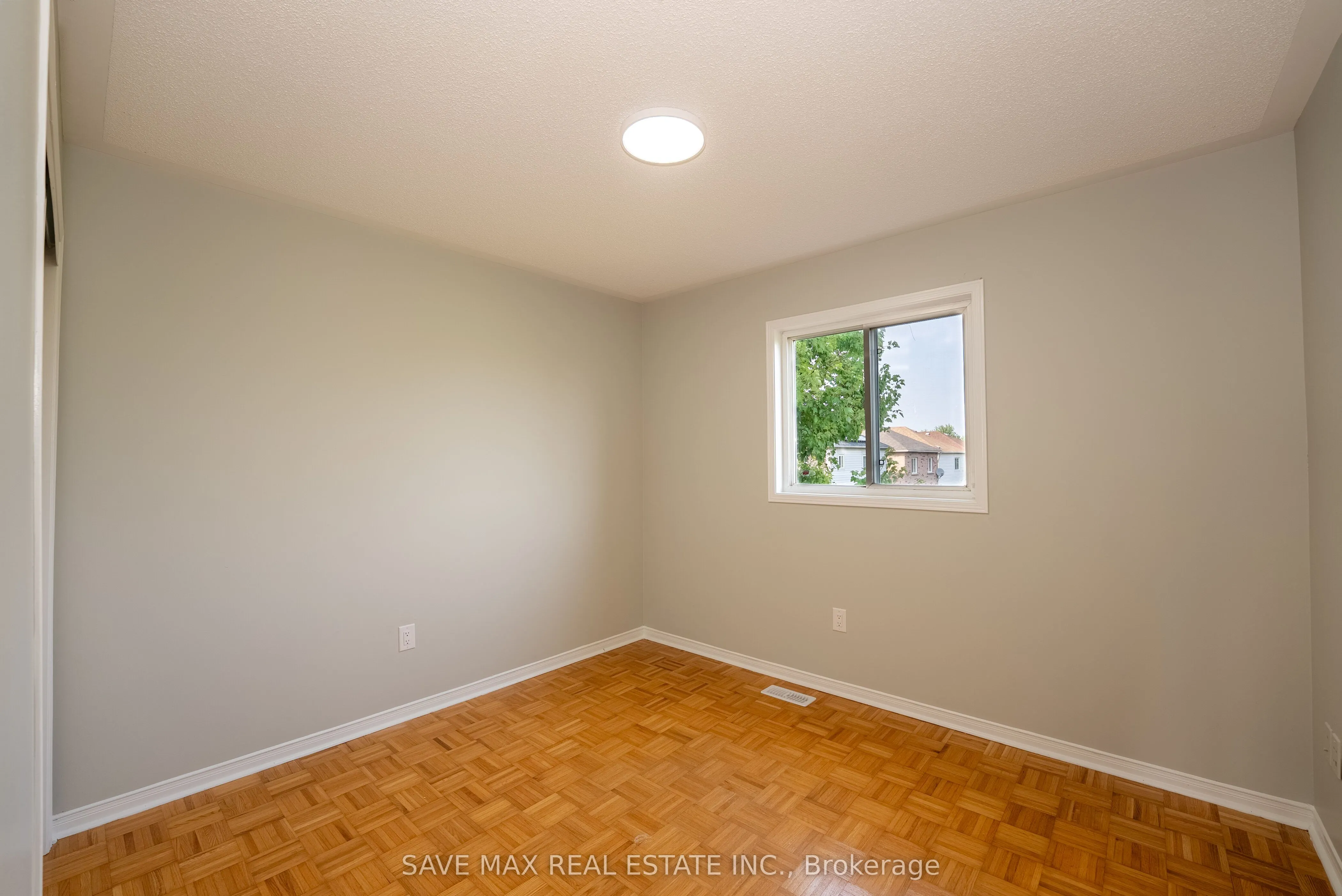 33 Heathwood Drive
