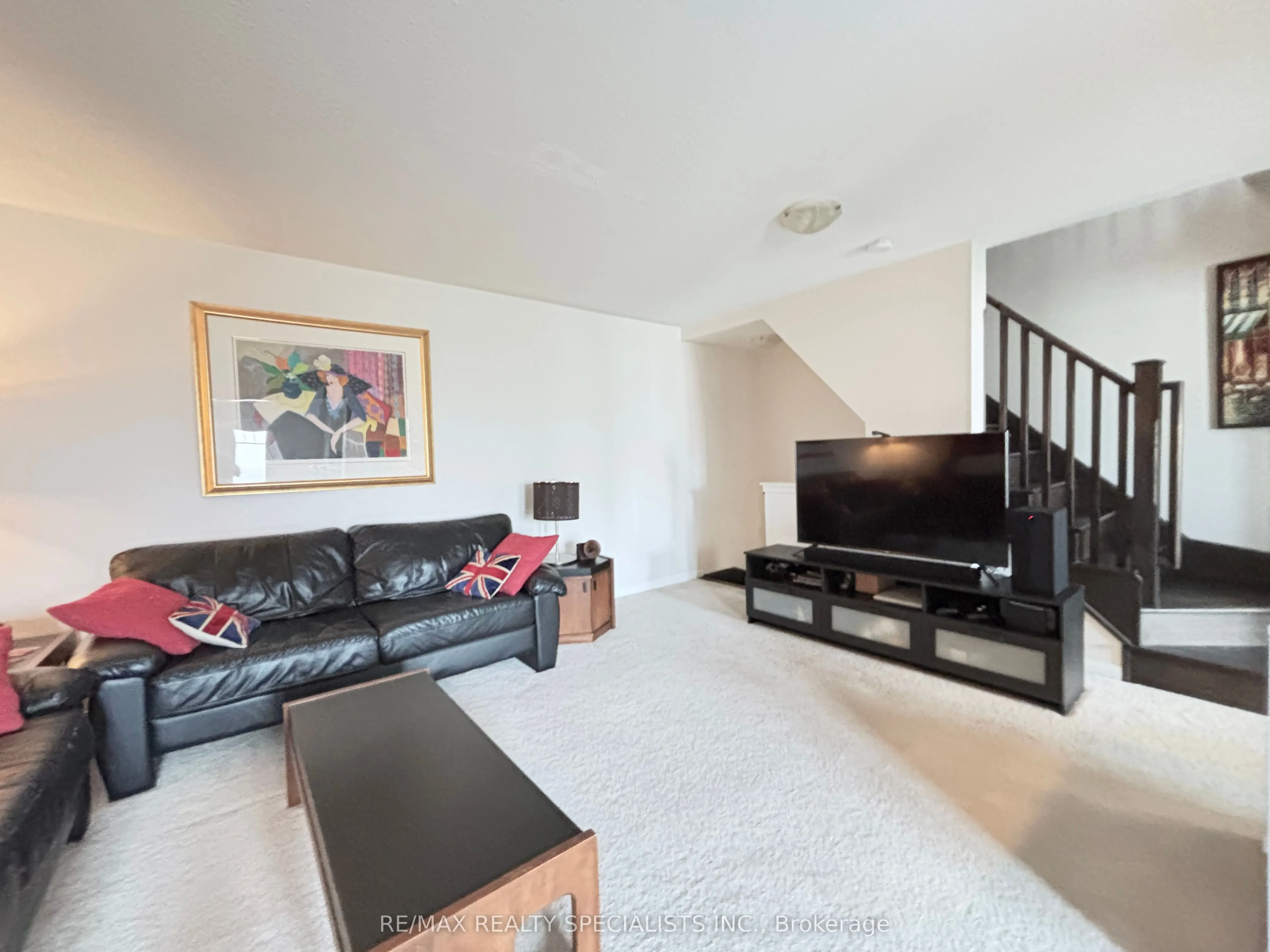230 Mortimer Crescent